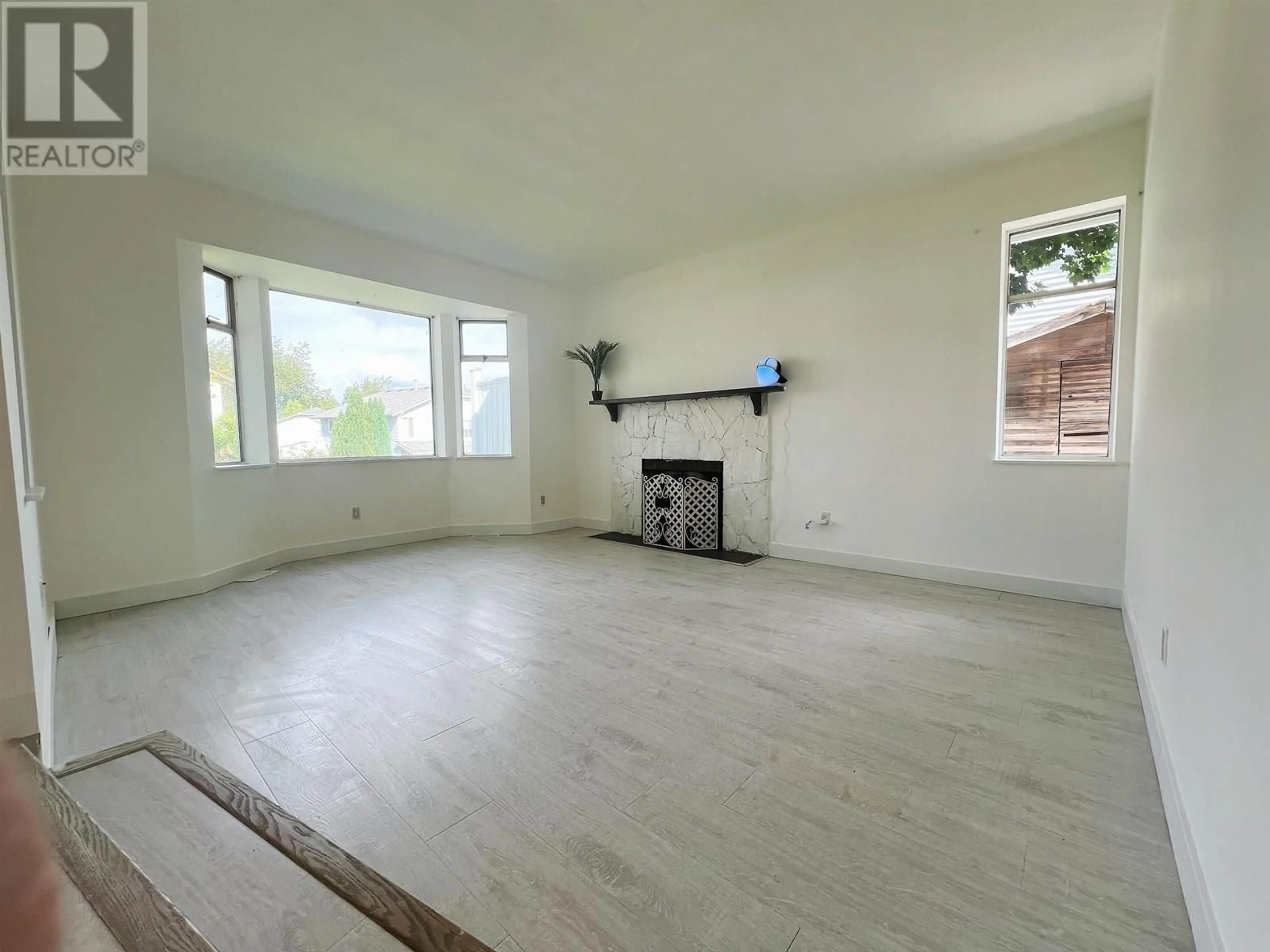 A pic of a room for 22641 KENDRICK LOOP, Maple Ridge British Columbia V2X8Y9