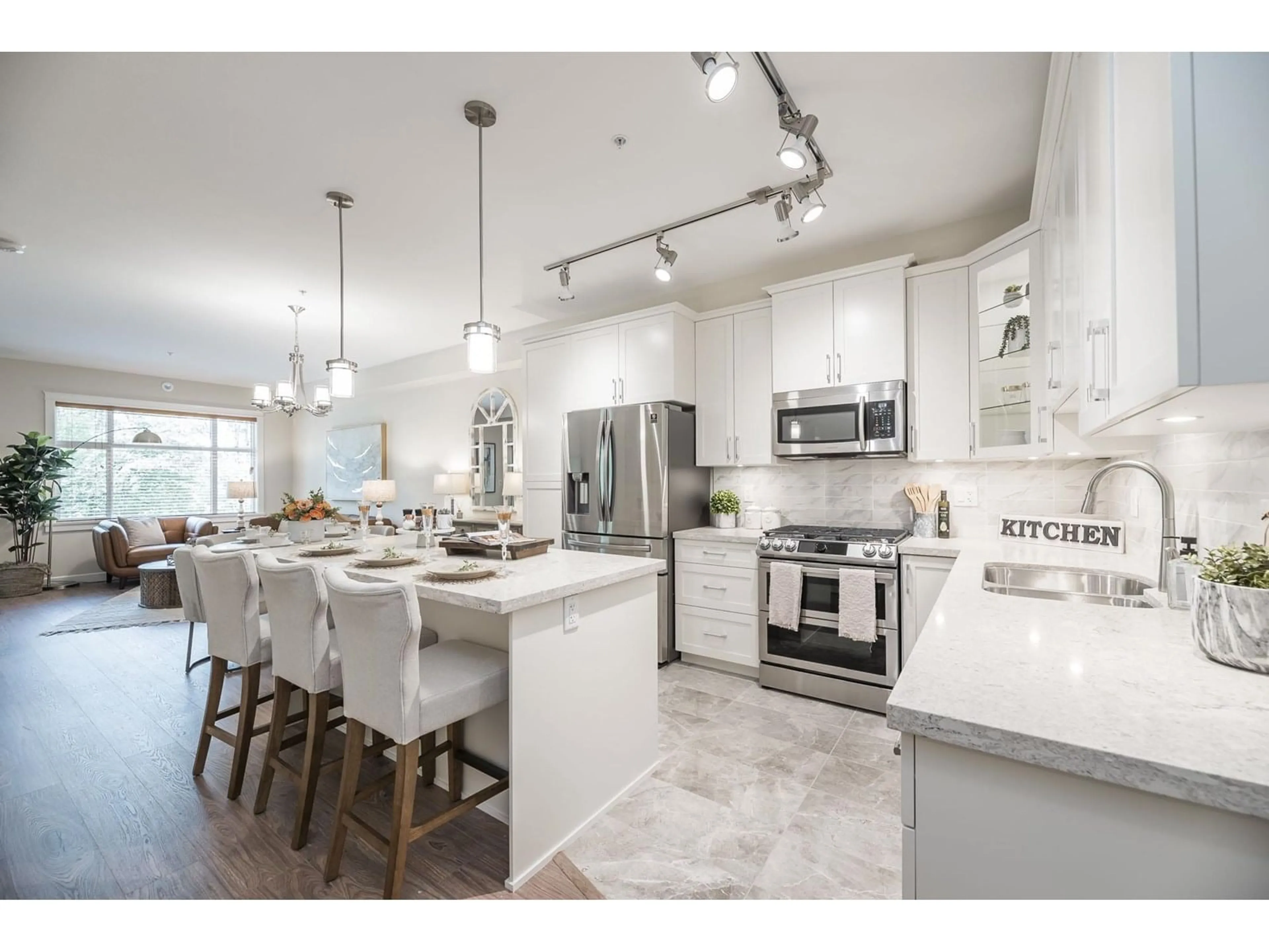 Open concept kitchen, ceramic/tile floor for 107 - 20367 85, Langley British Columbia V2Y3R1