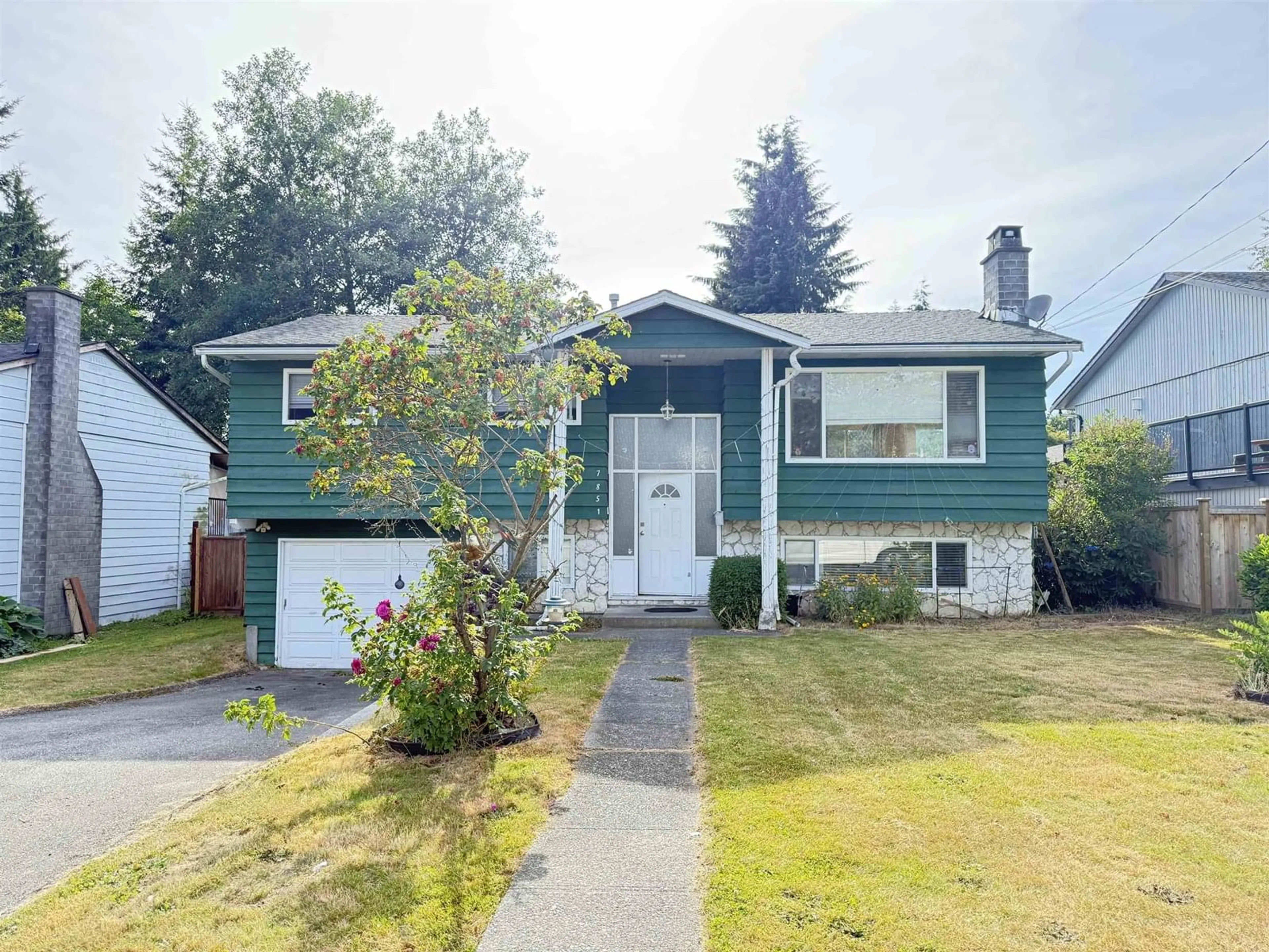 Home with vinyl exterior material, street for 7851 114A, Delta British Columbia V4C5L8