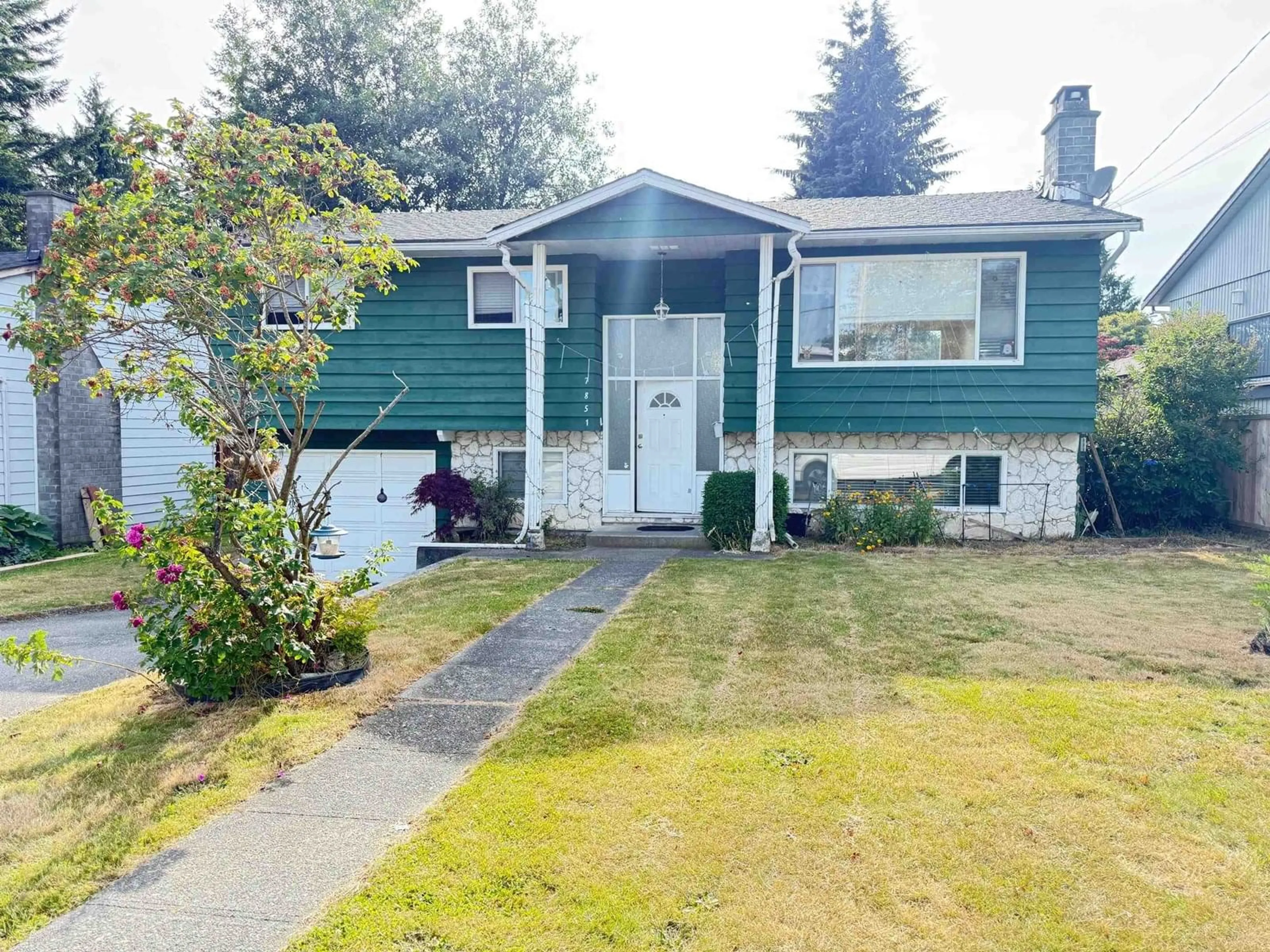 Home with vinyl exterior material, street for 7851 114A, Delta British Columbia V4C5L8