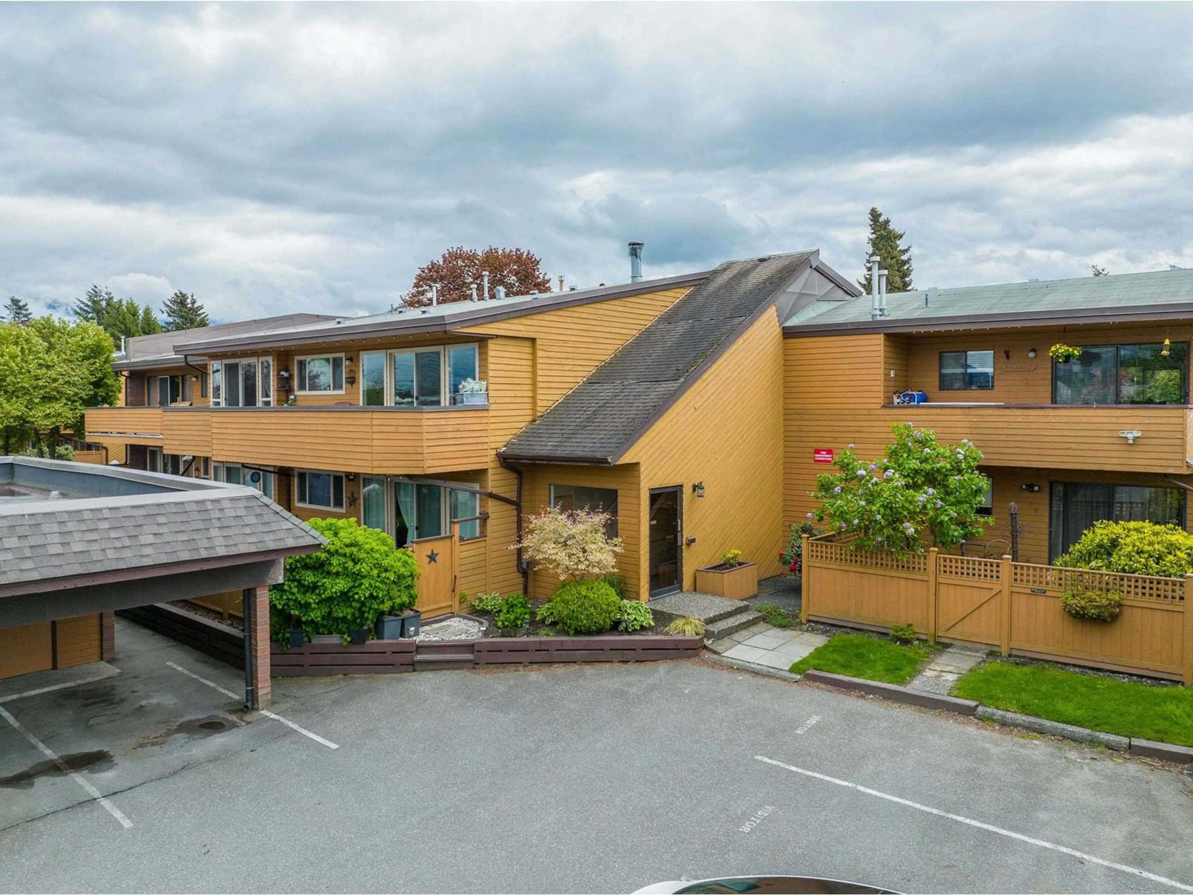 A pic from outside/outdoor area/front of a property/back of a property/a pic from drone, street for 118 - 46210 CHILLIWACK CENTRAL ROAD, Chilliwack British Columbia V2P1J8