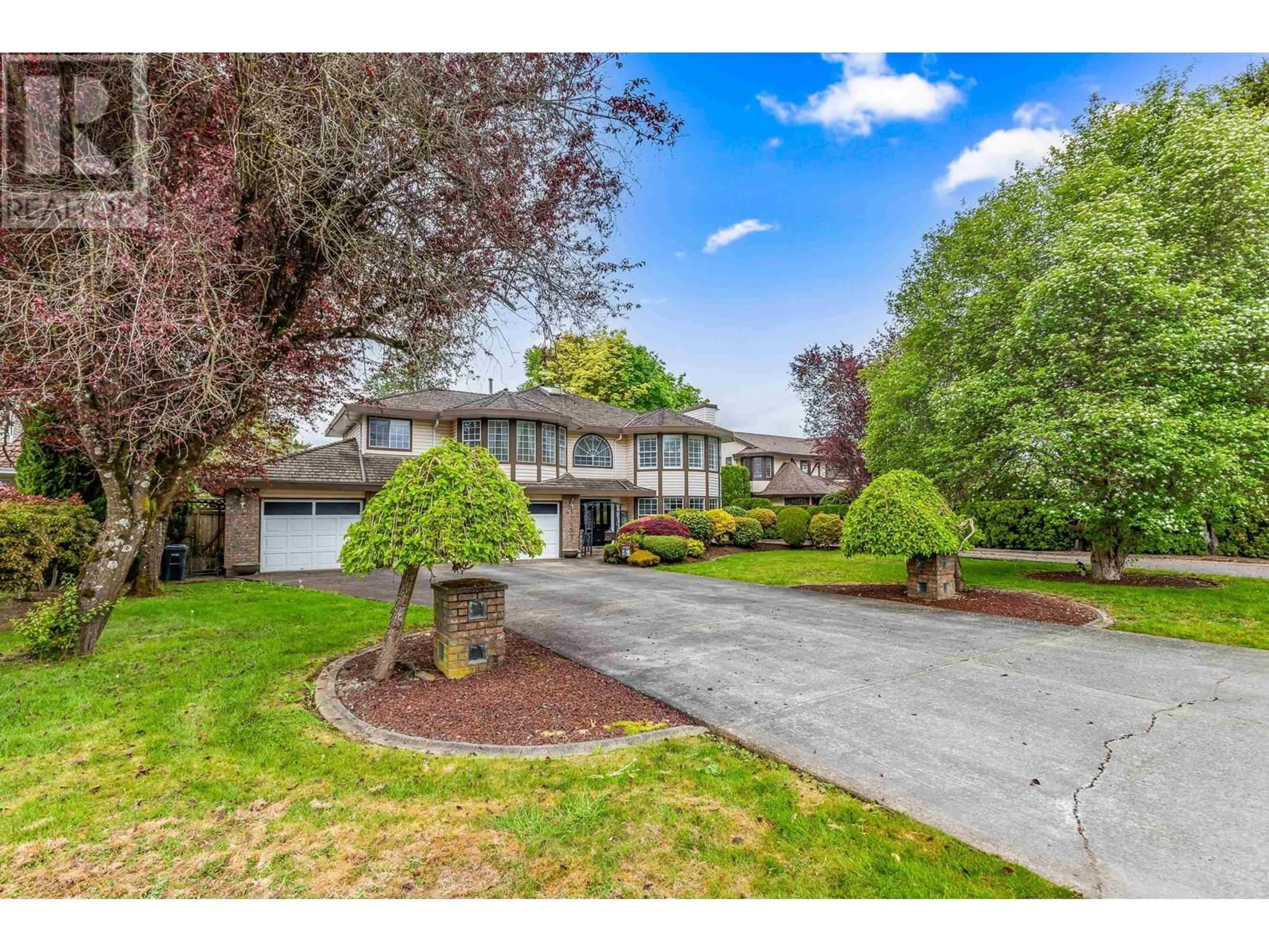 A pic from outside/outdoor area/front of a property/back of a property/a pic from drone, street for 12457 188 STREET, Pitt Meadows British Columbia V3Y2G9
