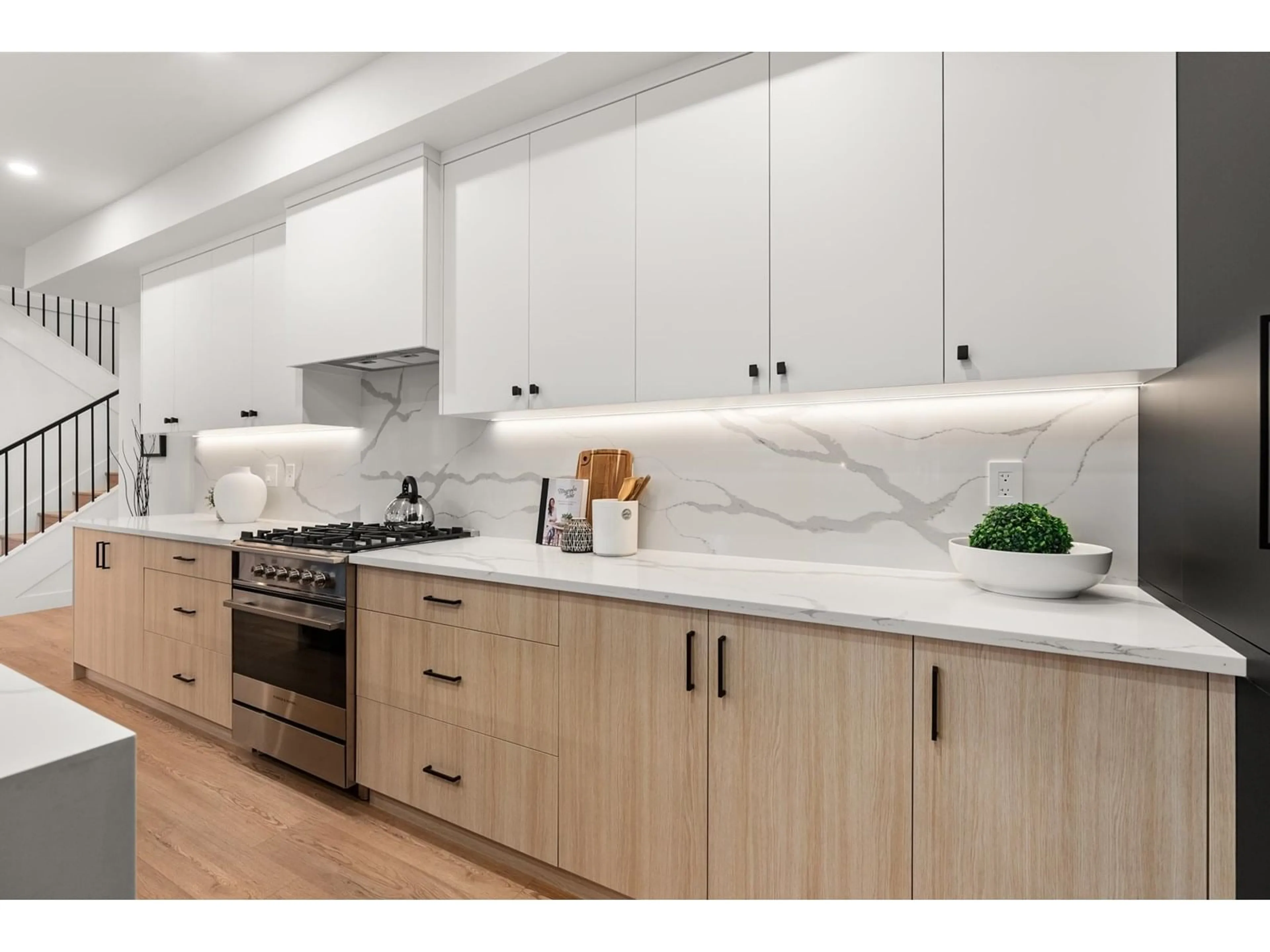 Contemporary kitchen, unknown for 25 - 16358 90, Surrey British Columbia V4N1A1
