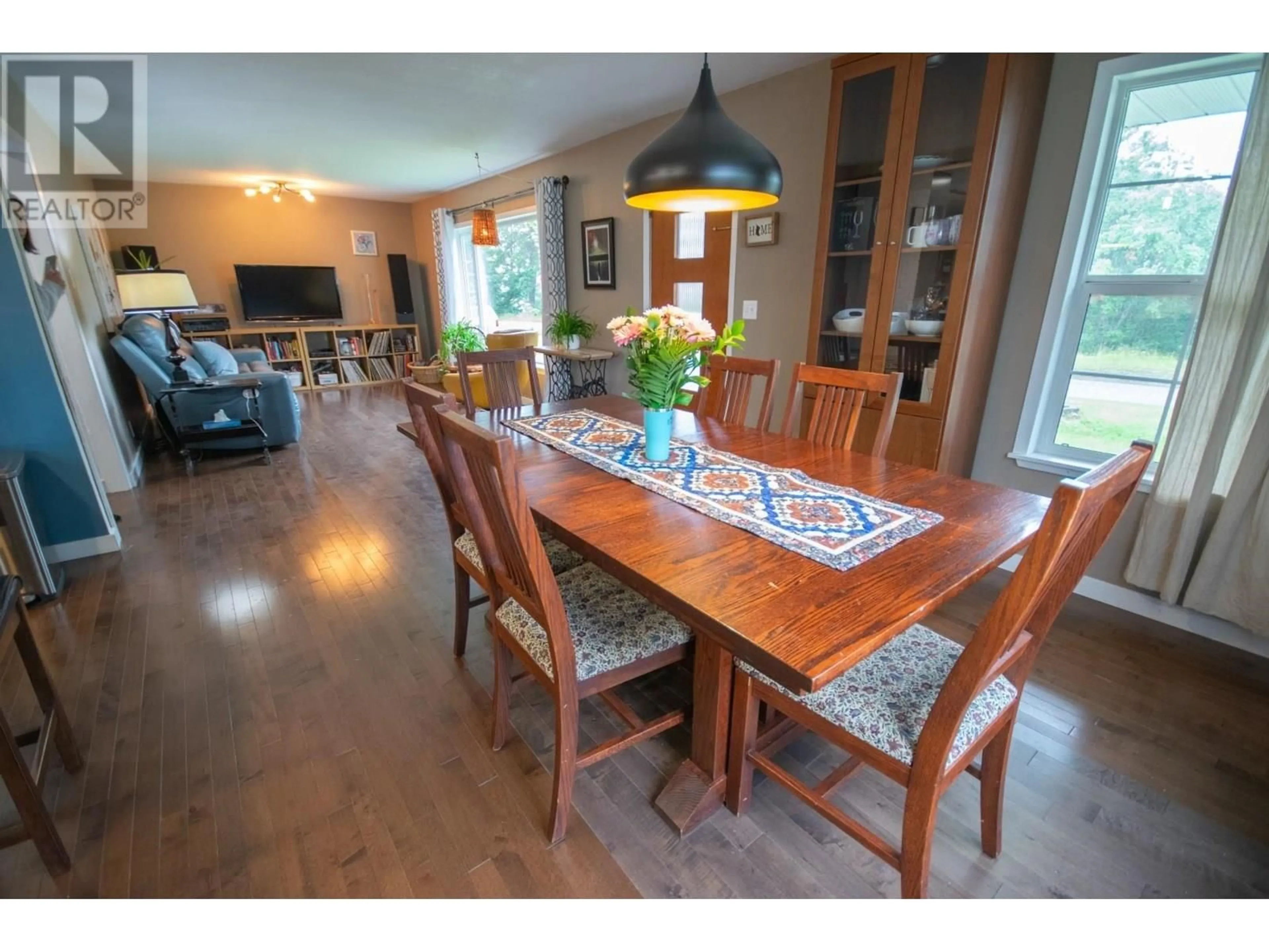 Dining room, wood/laminate floor for 1174 GRAHAM AVENUE, Quesnel British Columbia V2J3C9