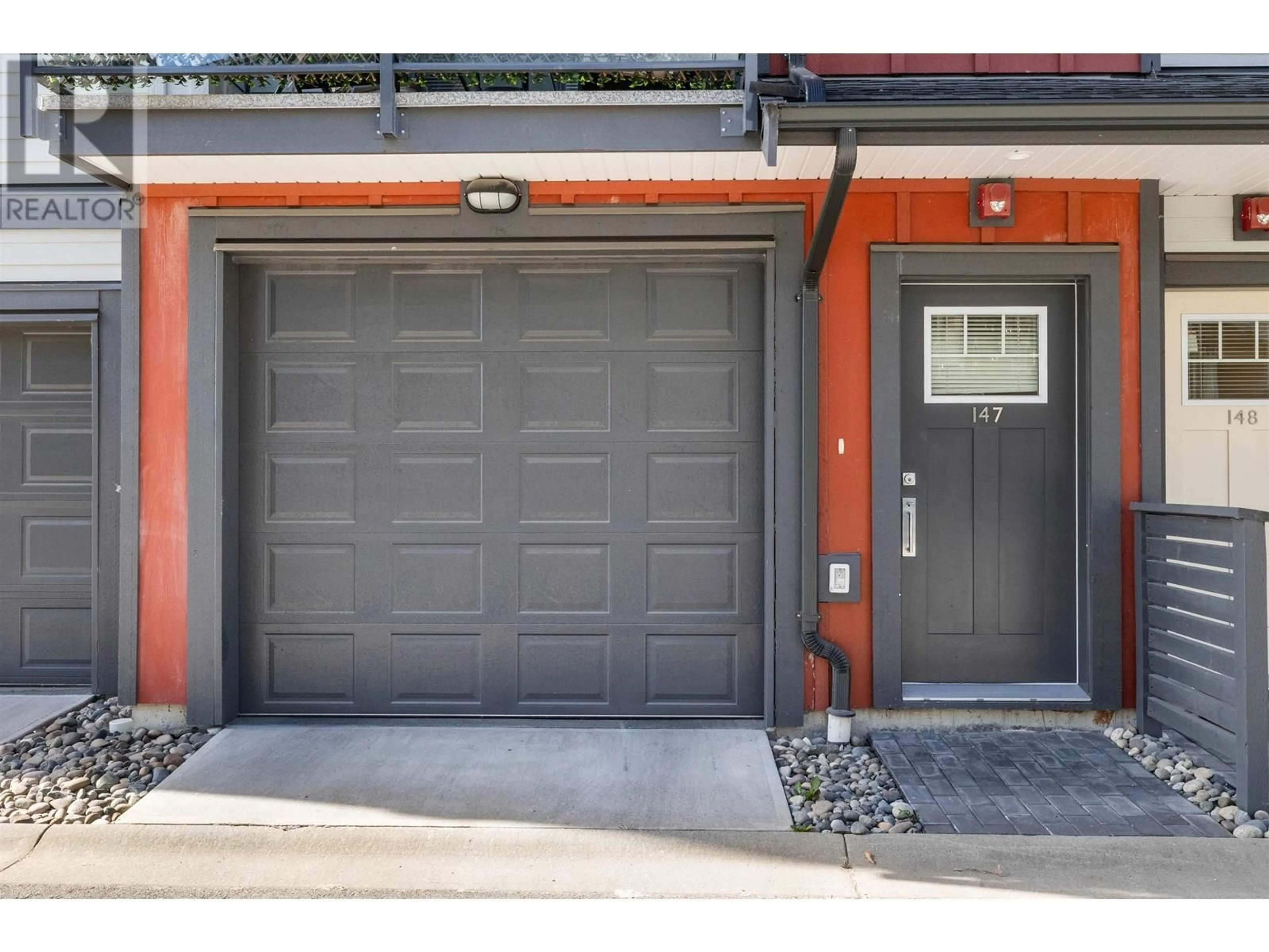 Indoor garage for 147 - 19451 SUTTON AVENUE, Pitt Meadows British Columbia V3Y0G6