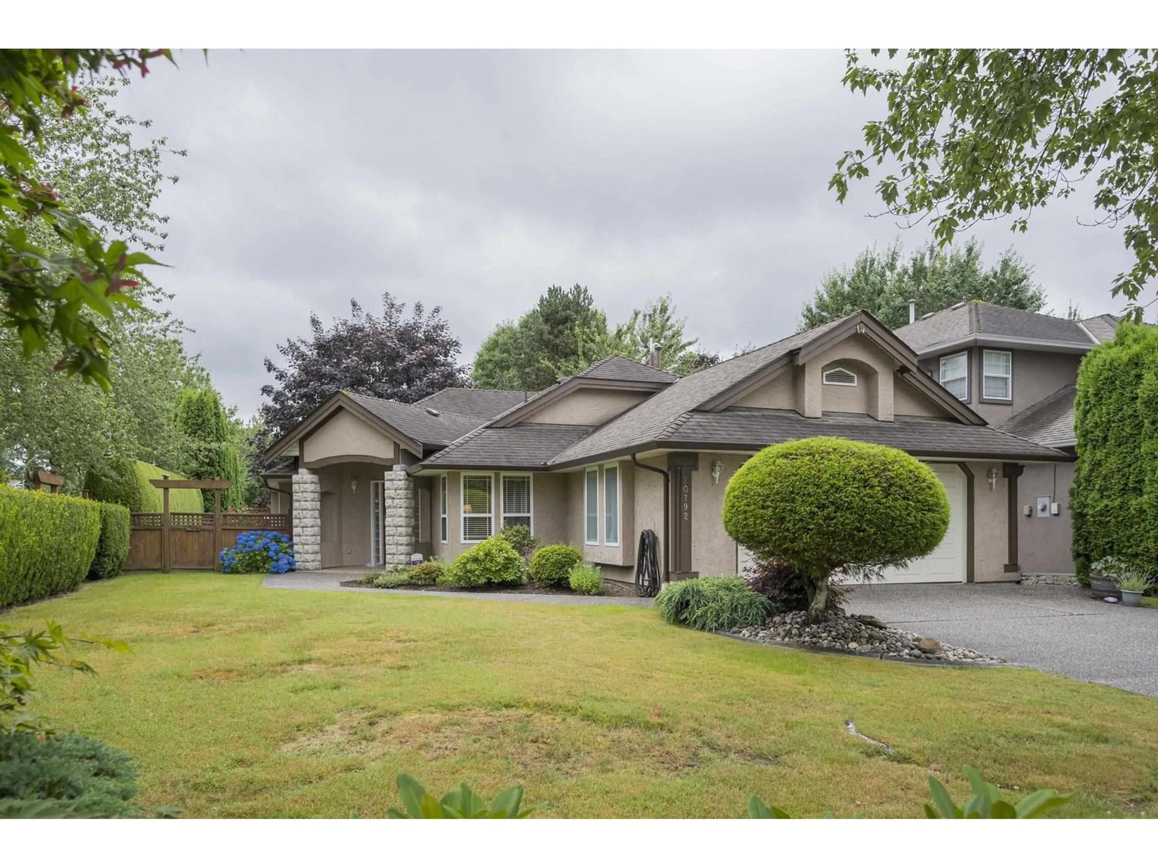 A pic from outside/outdoor area/front of a property/back of a property/a pic from drone, street for 20792 91, Langley British Columbia V1M2P5