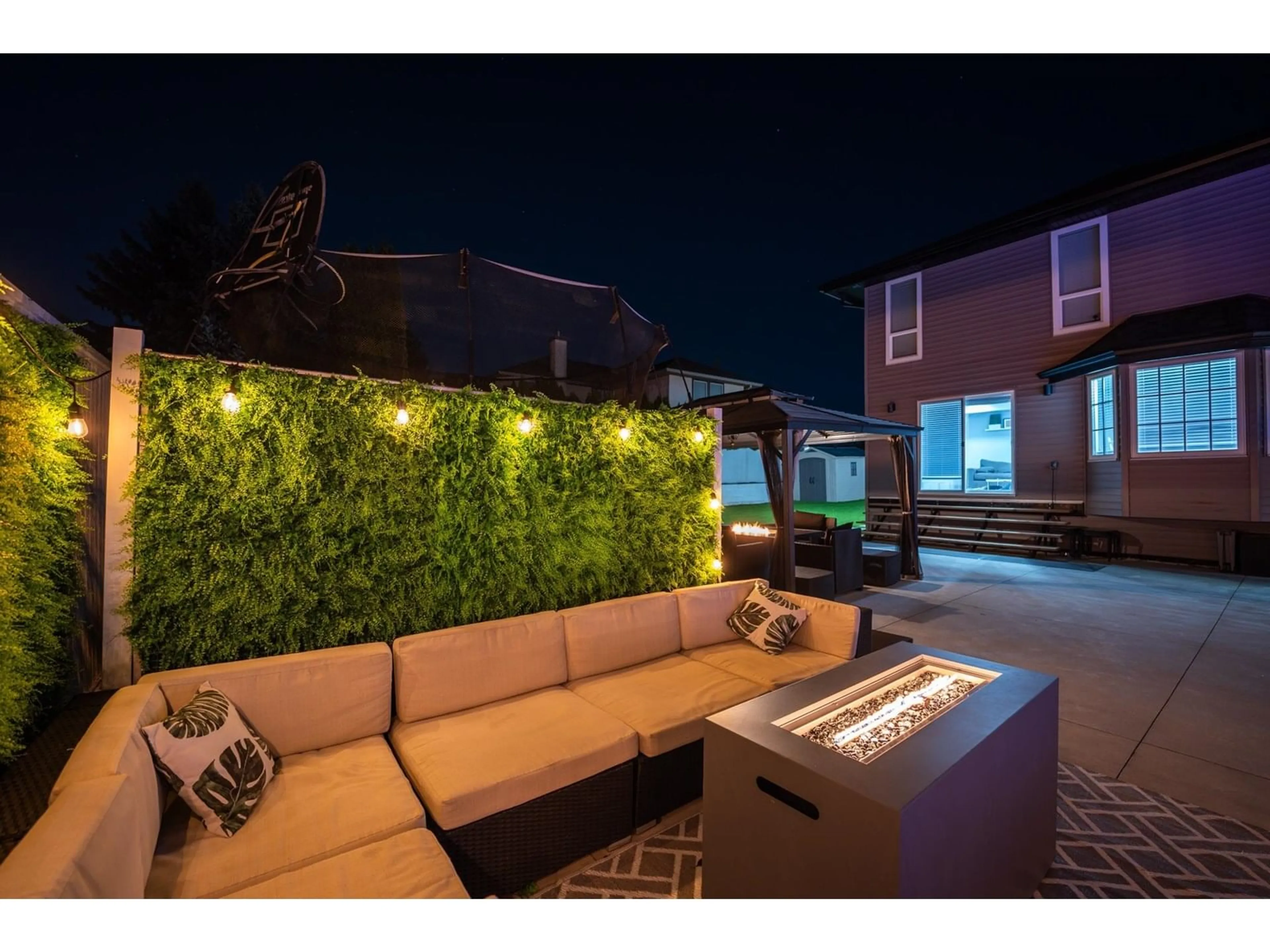 Patio, street for 14182 83, Surrey British Columbia V3W0V7