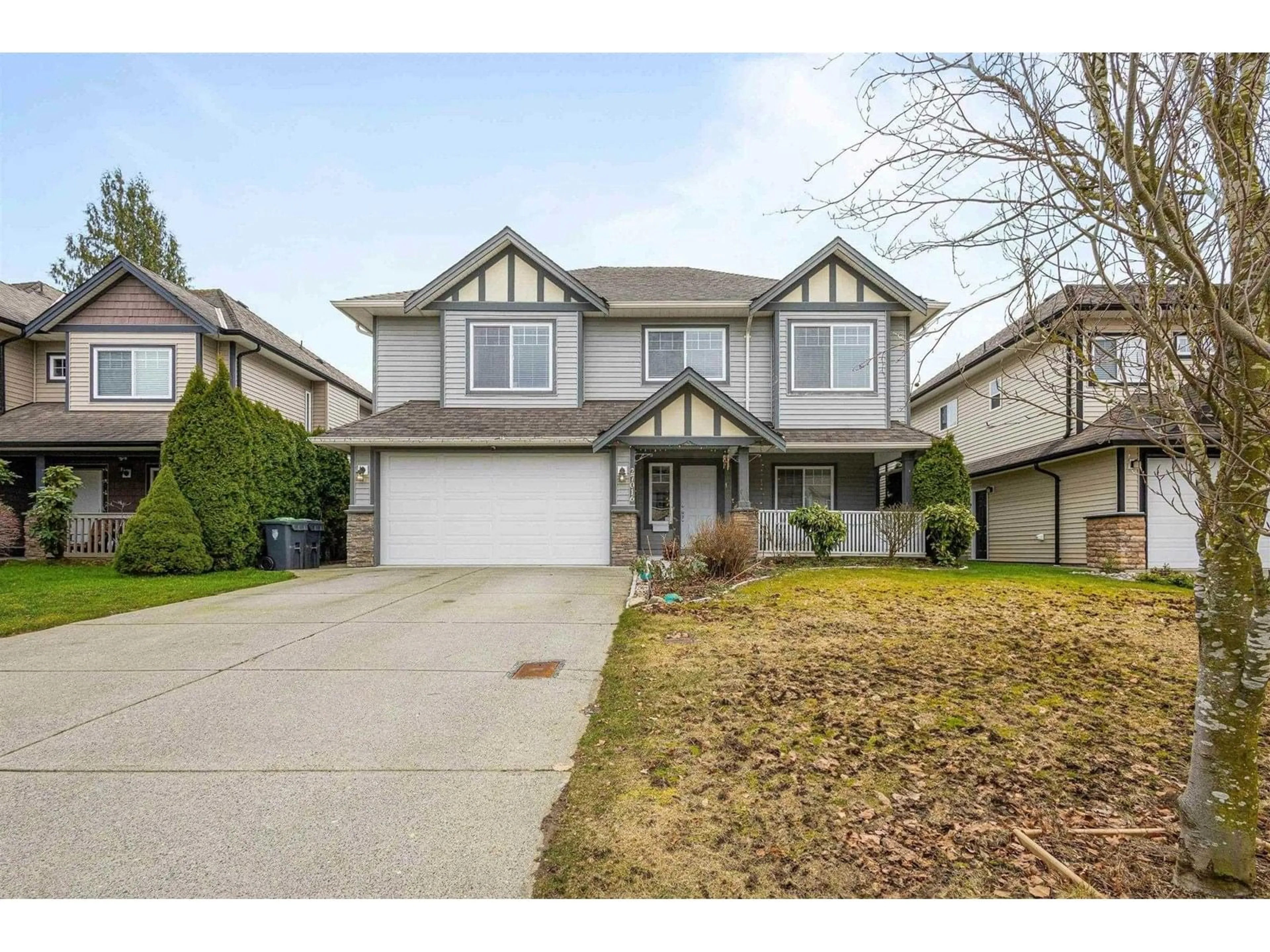 Home with vinyl exterior material, street for 27016 35, Langley British Columbia V2W0A4