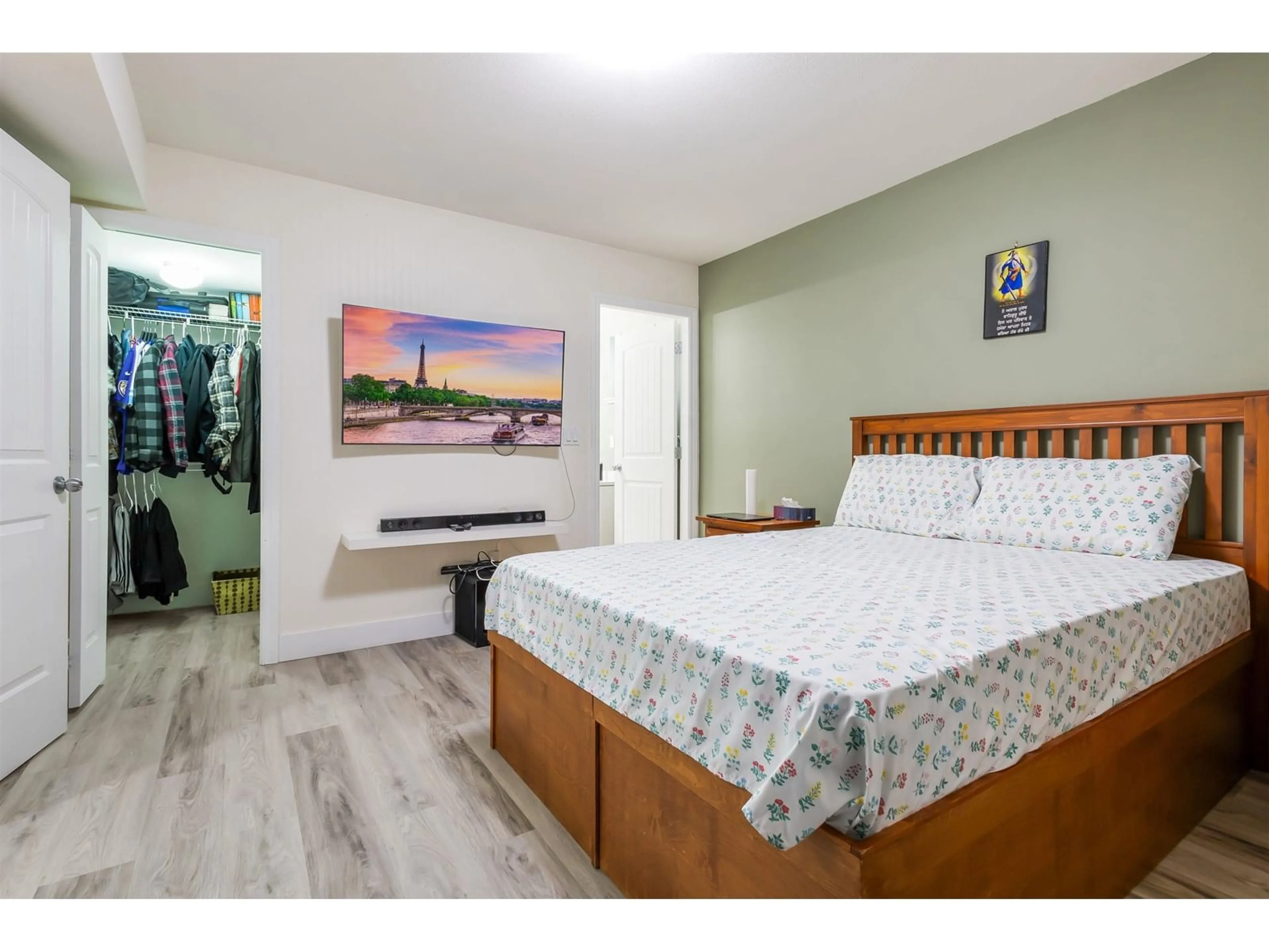 Bedroom with bed, wood/laminate floor for 27016 35, Langley British Columbia V2W0A4