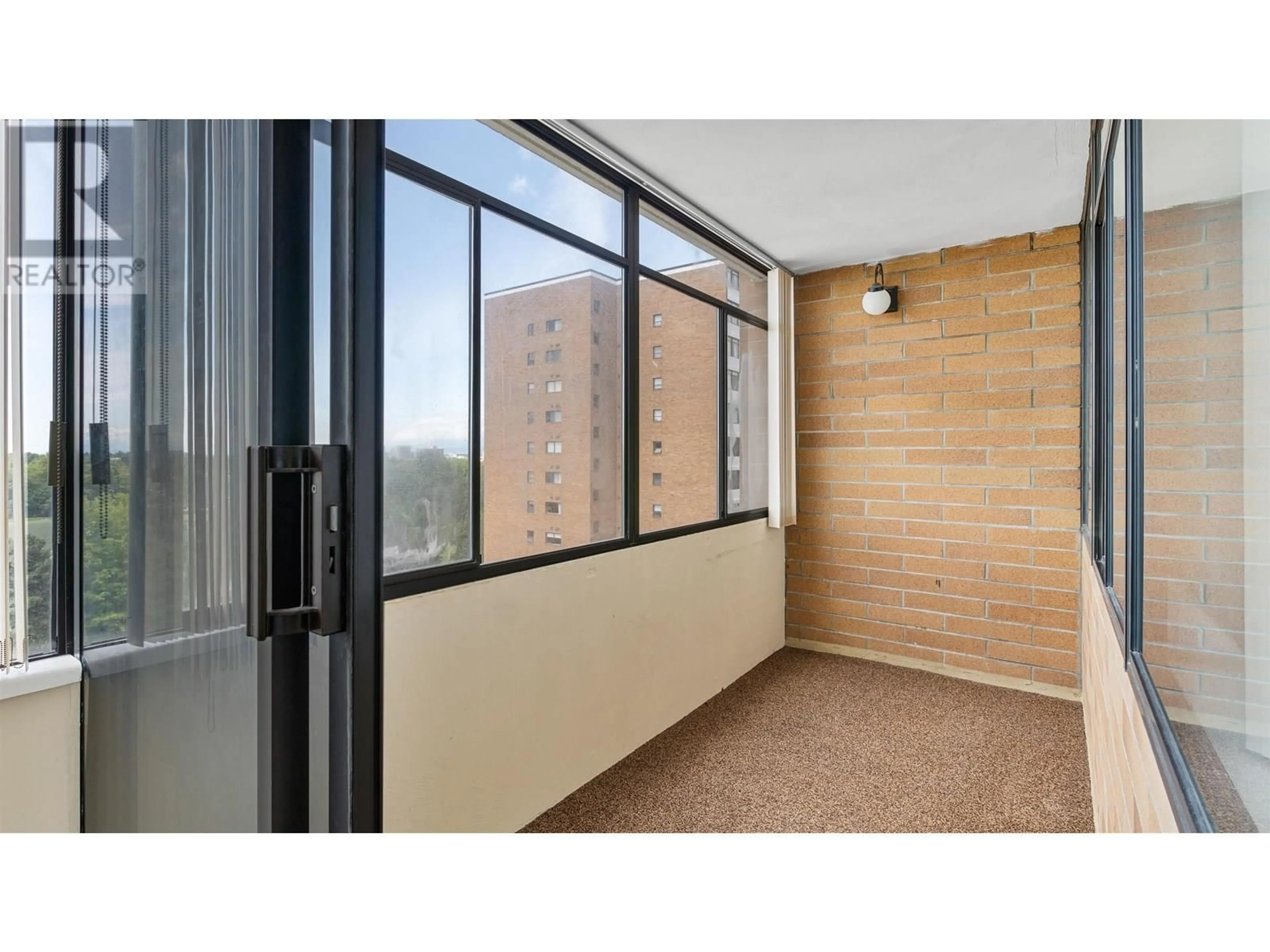 Indoor foyer for 1208 - 6651 MINORU BOULEVARD, Richmond British Columbia V6Y1Z2