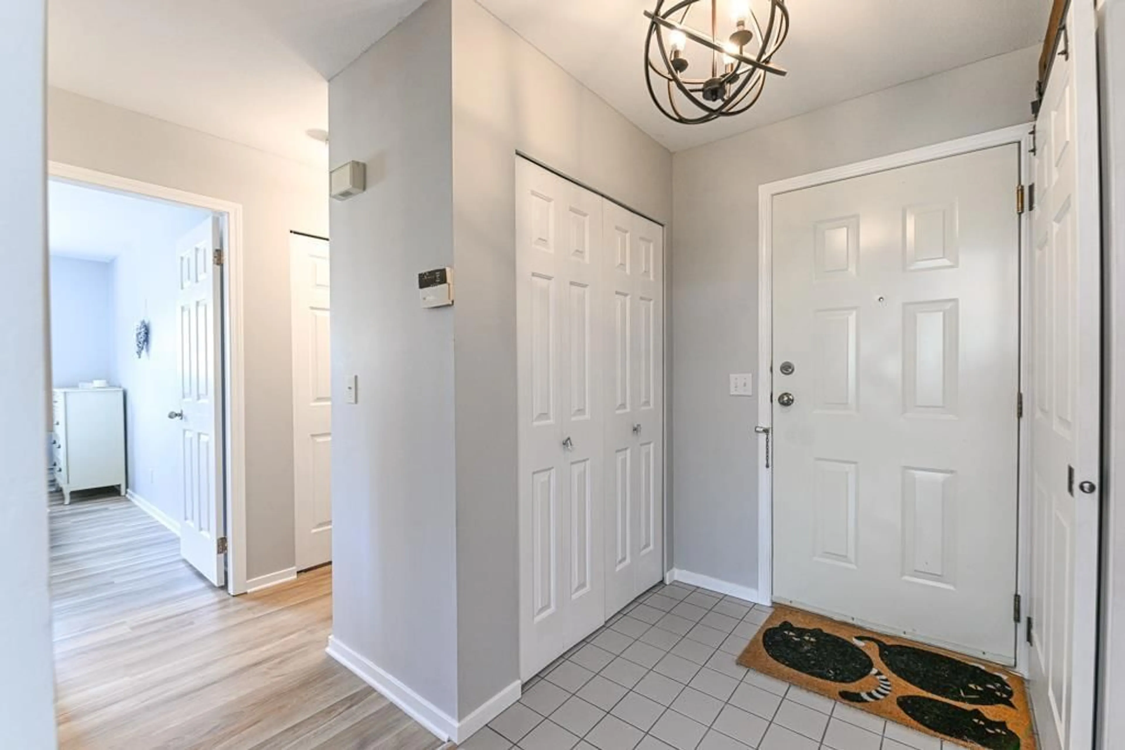 Indoor entryway for 8 - 32821 6TH, Mission British Columbia V2V6L1