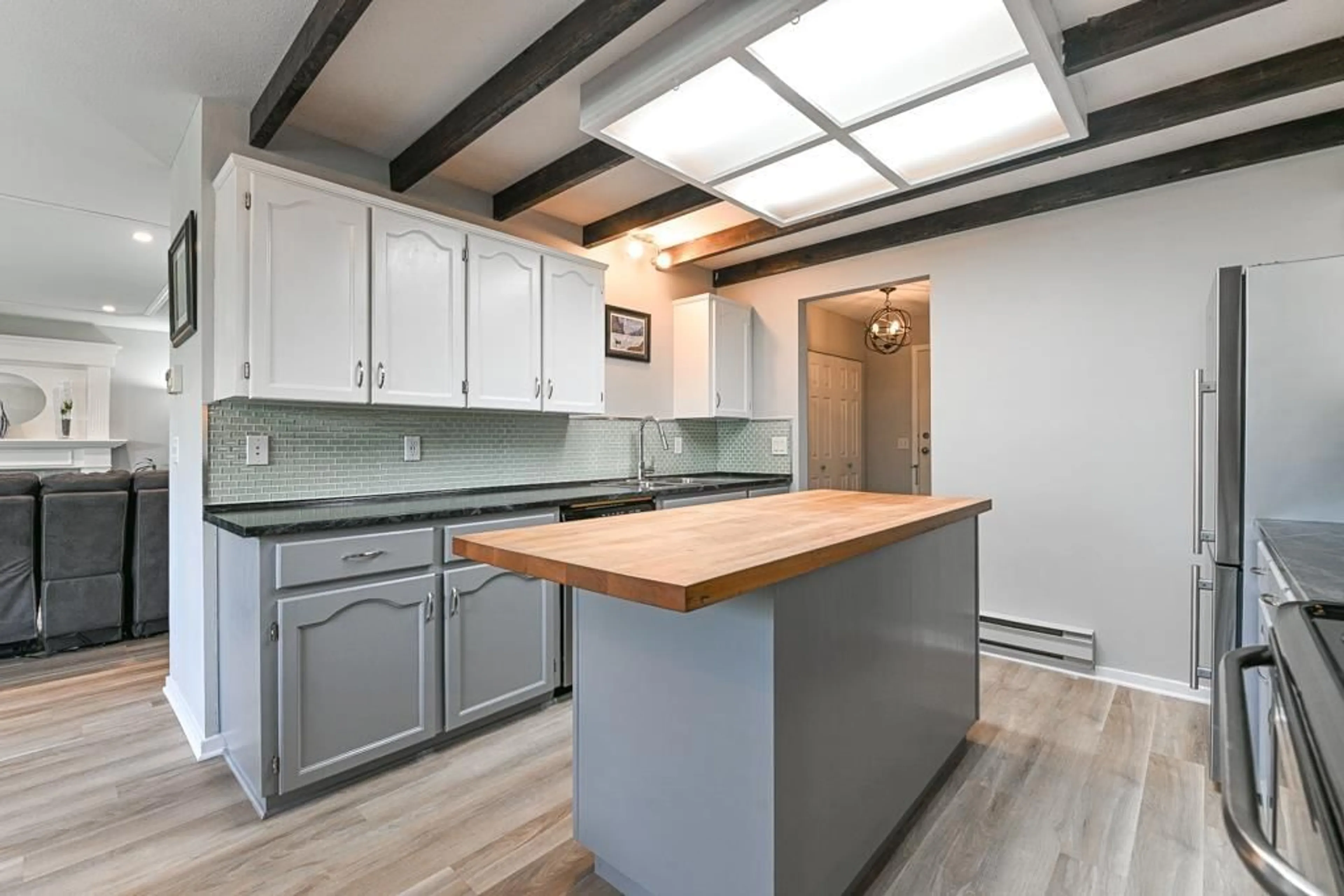 Open concept kitchen, unknown for 8 - 32821 6TH, Mission British Columbia V2V6L1