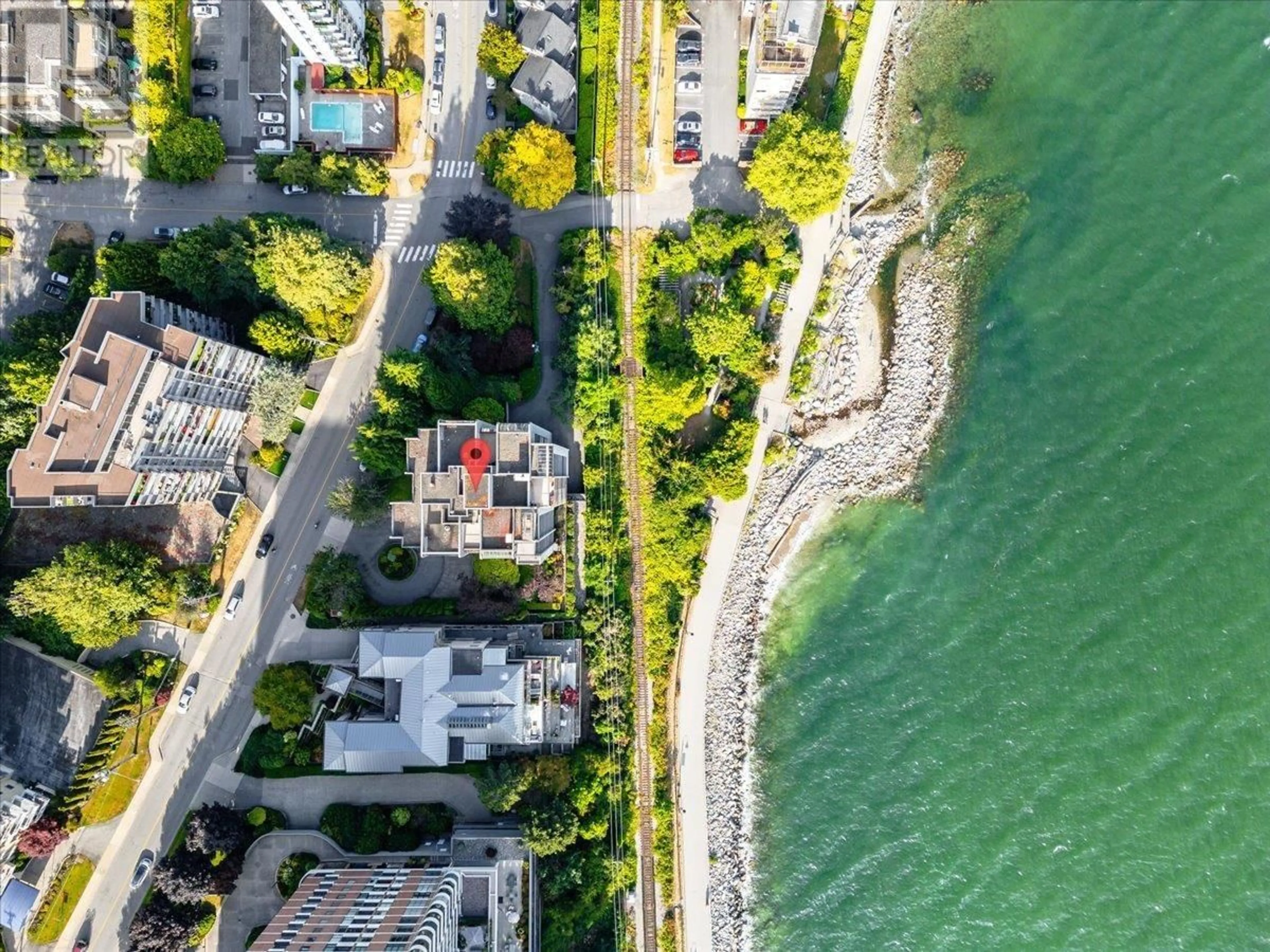 A pic from outside/outdoor area/front of a property/back of a property/a pic from drone, unknown for 202 - 1930 BELLEVUE AVENUE, West Vancouver British Columbia V7V1B5
