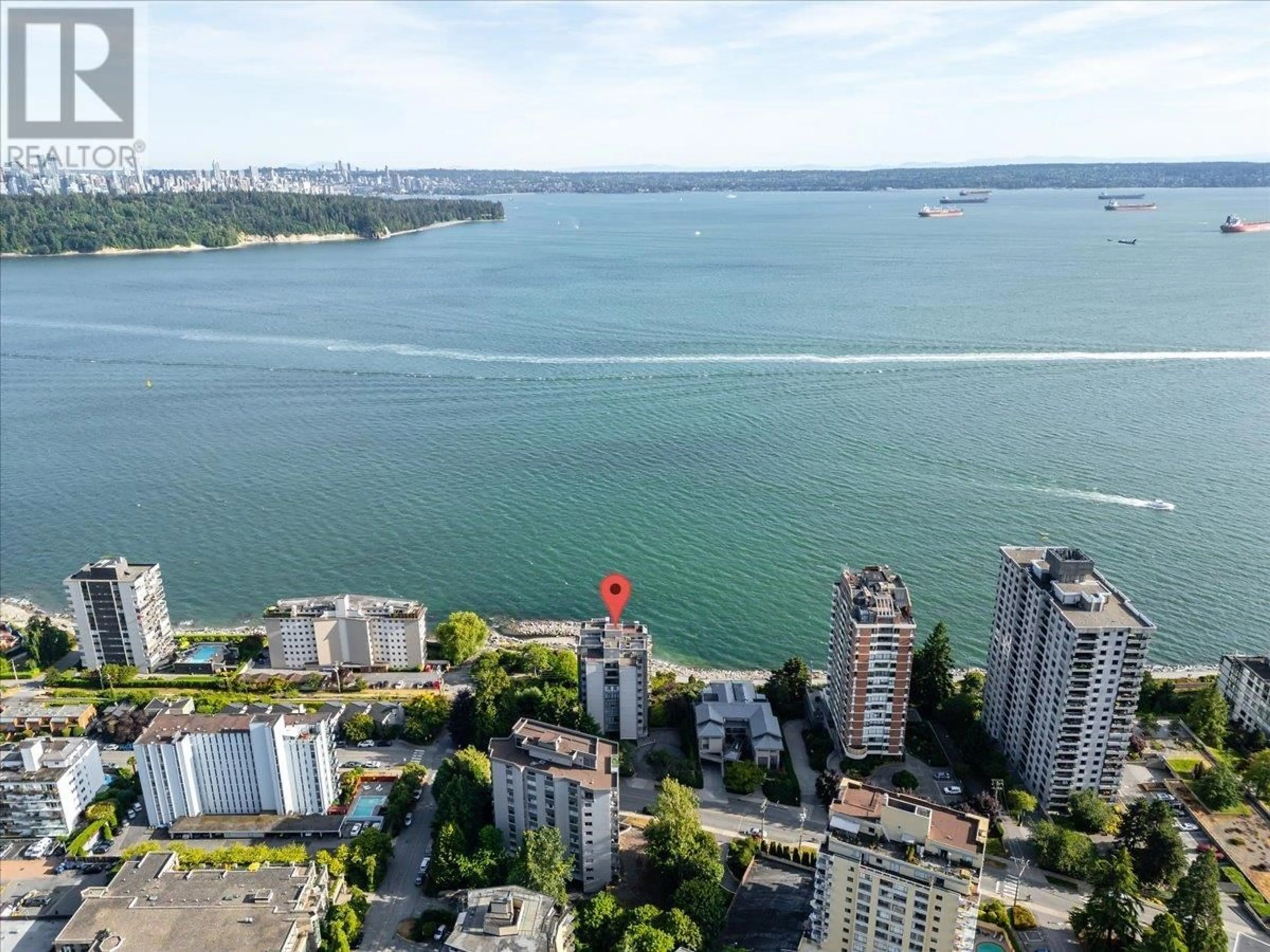 A pic from outside/outdoor area/front of a property/back of a property/a pic from drone, water/lake/river/ocean view for 202 - 1930 BELLEVUE AVENUE, West Vancouver British Columbia V7V1B5