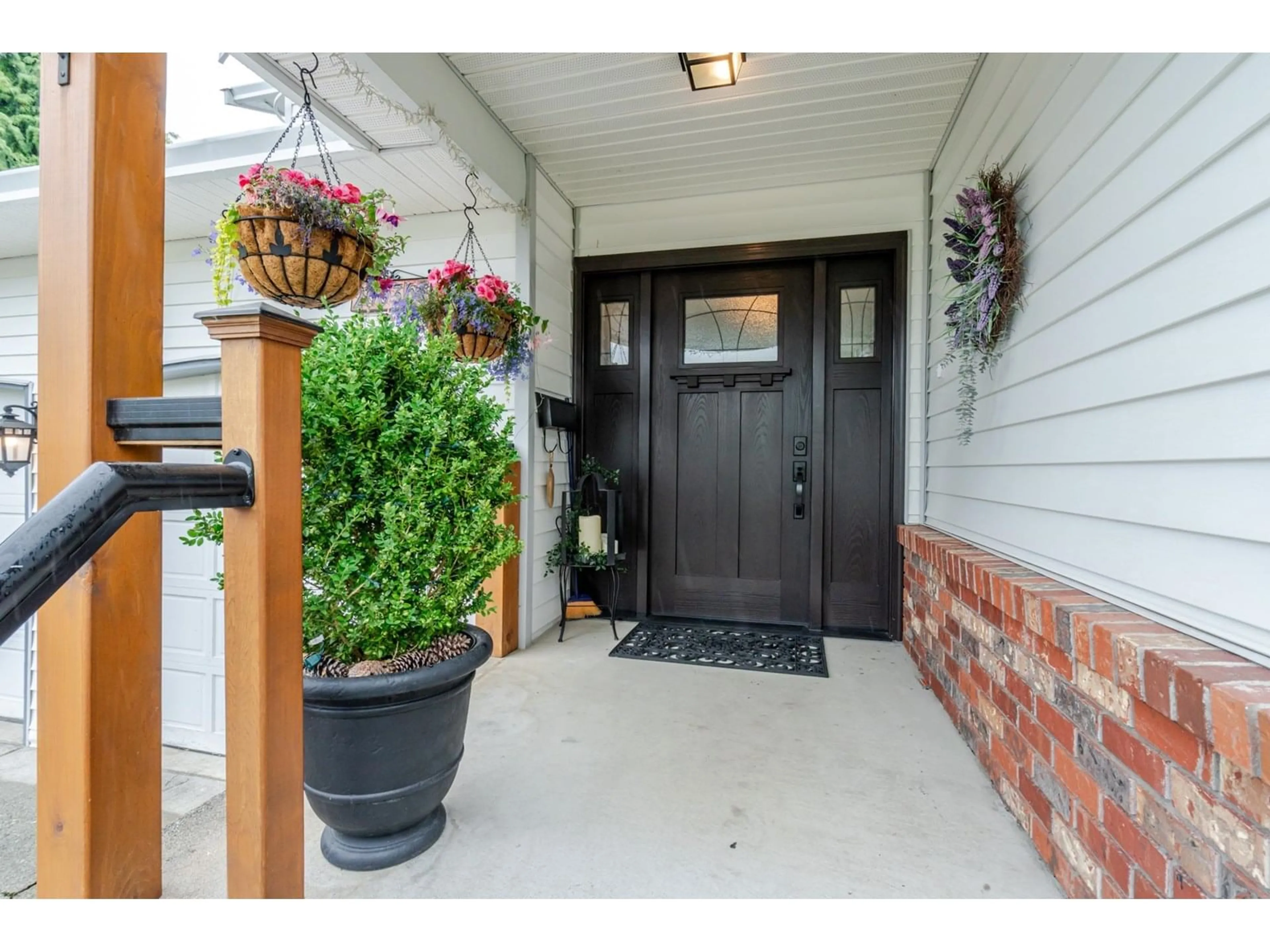 Indoor entryway for 26636 30, Langley British Columbia V4W3B7