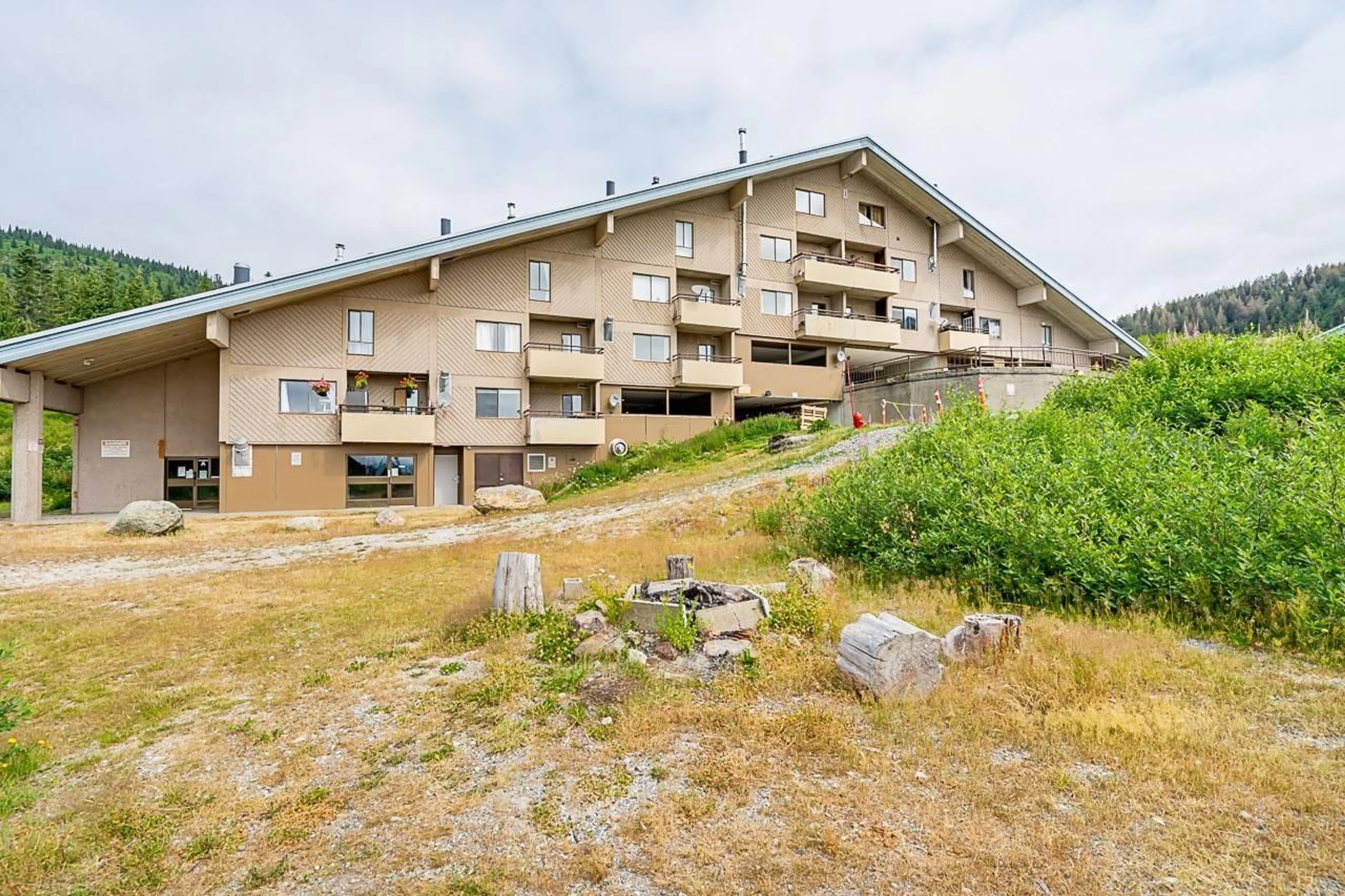 Patio, mountain view for 406A - 21000 ENZIAN, Agassiz British Columbia V0M1A1