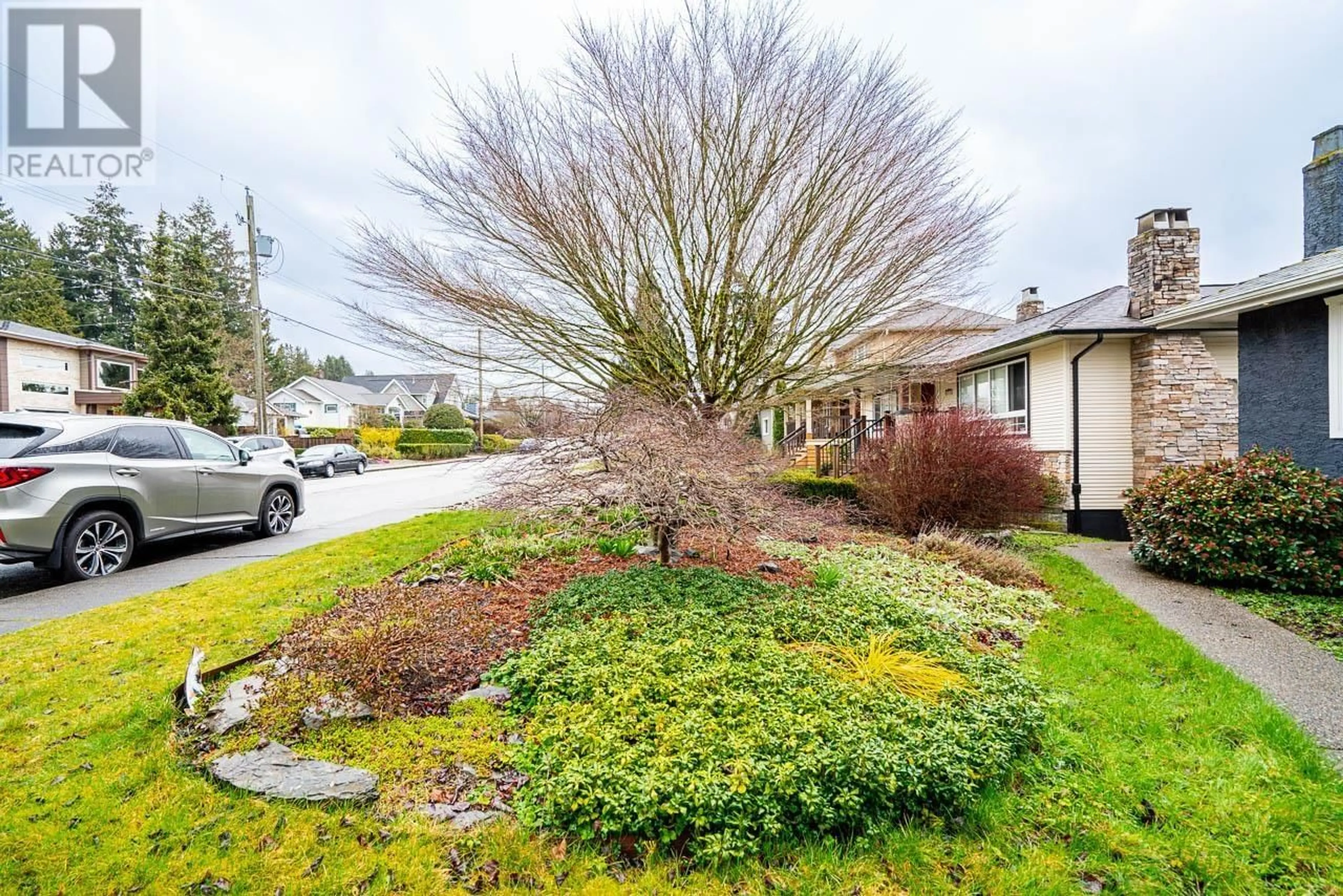 A pic from outside/outdoor area/front of a property/back of a property/a pic from drone, street for 613 7TH STREET, North Vancouver British Columbia V7L1S5