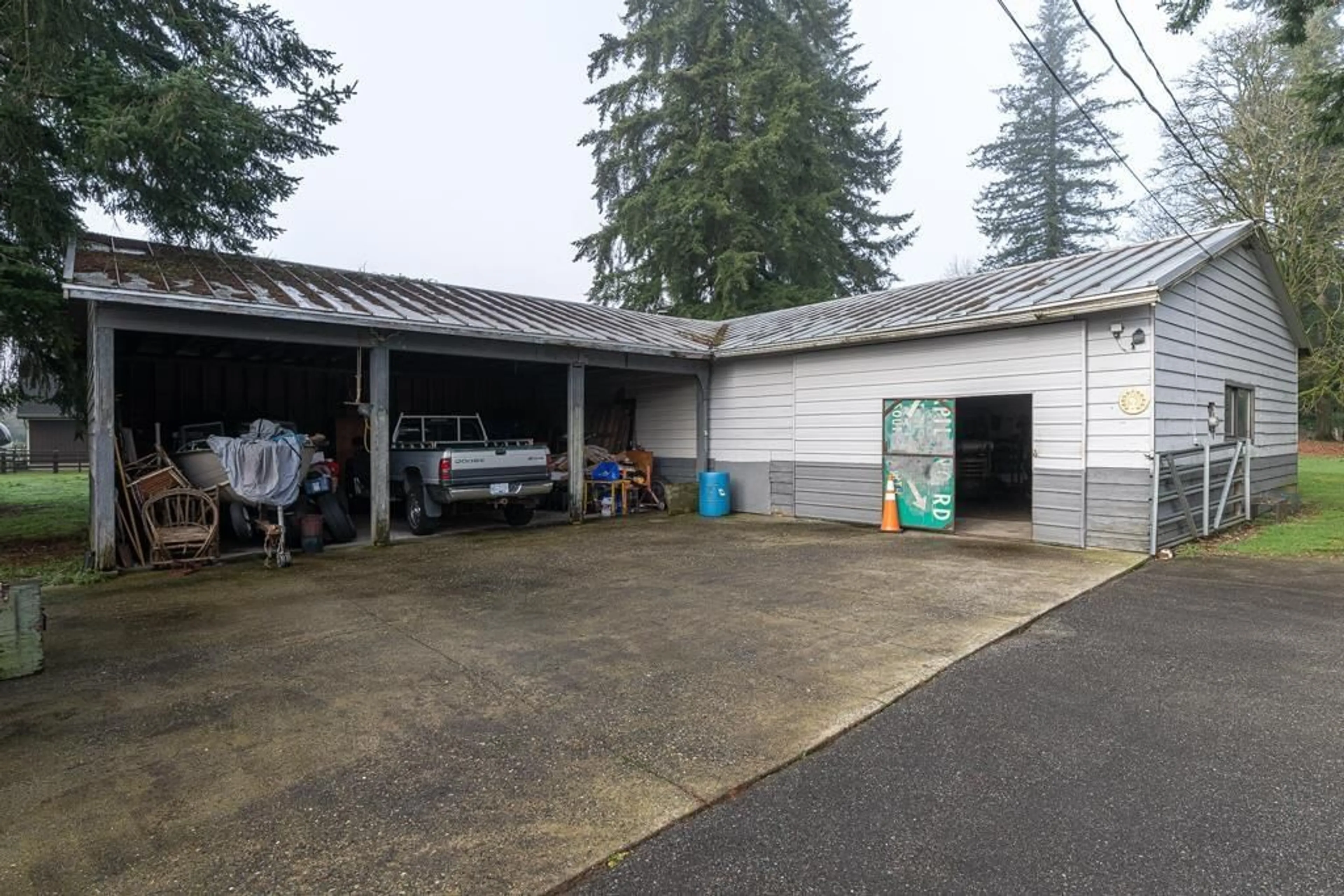 Indoor garage for 26267 64, Langley British Columbia V4W1M3