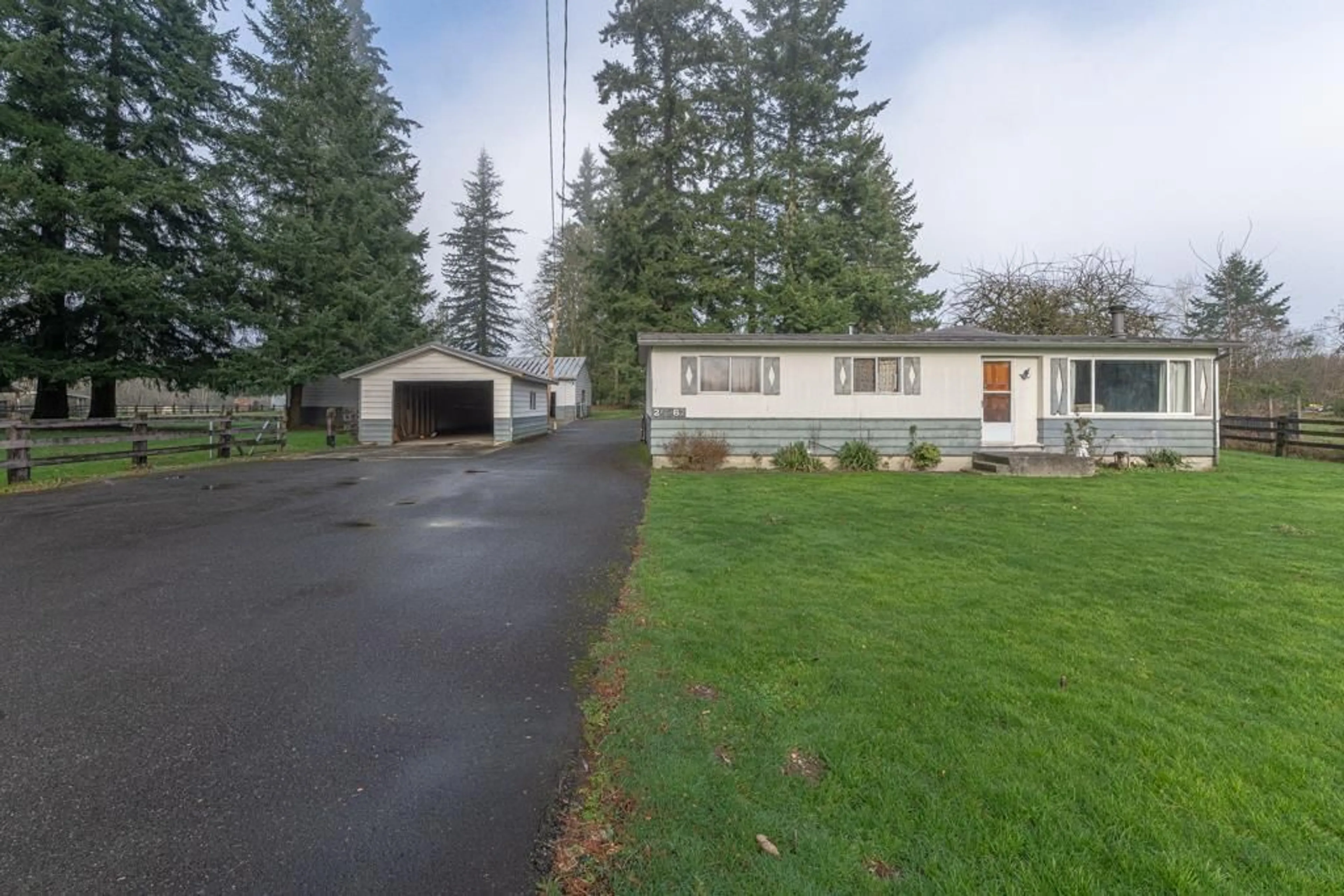 A pic from outside/outdoor area/front of a property/back of a property/a pic from drone, street for 26267 64, Langley British Columbia V4W1M3