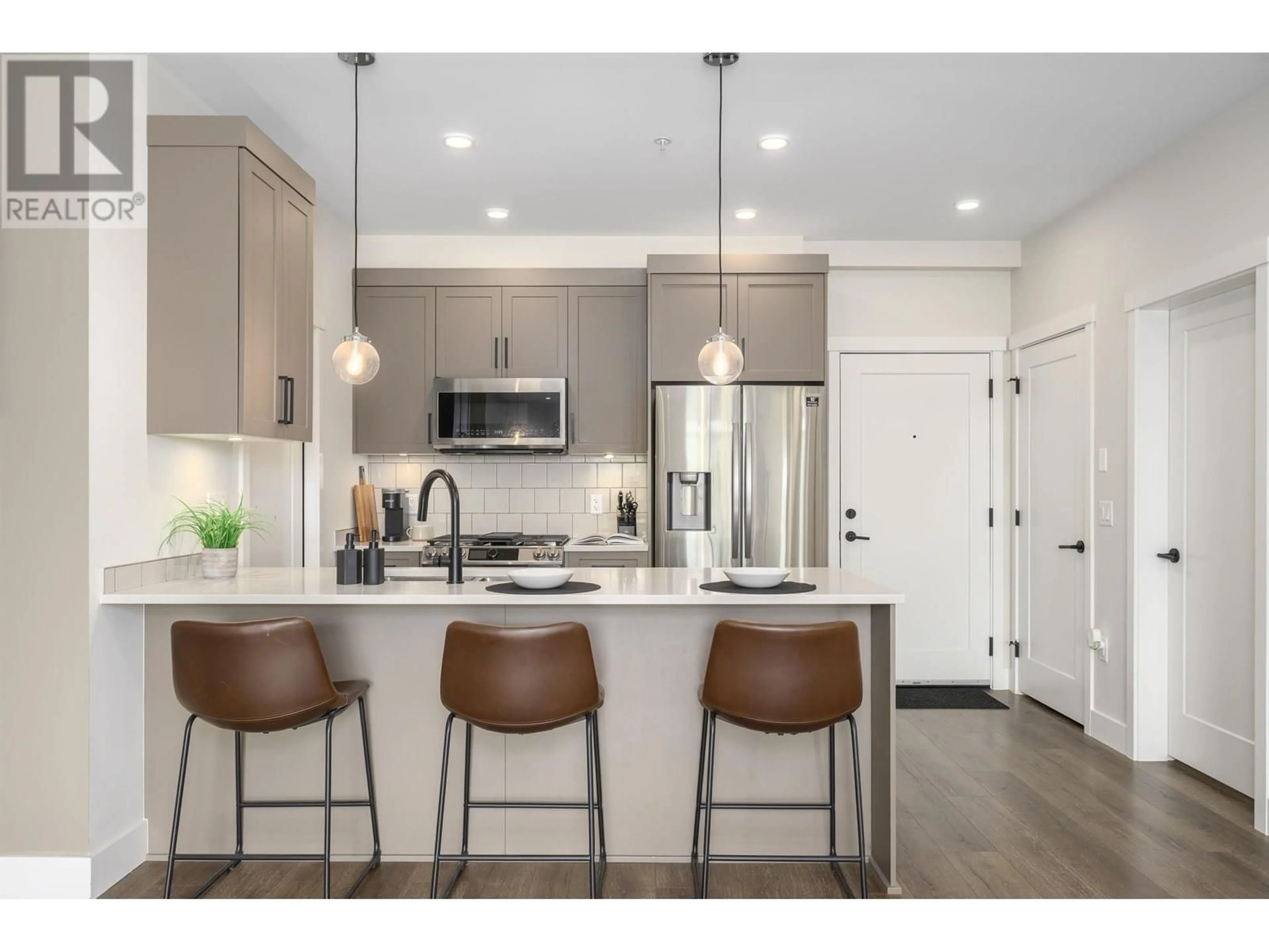 Open concept kitchen, unknown for 204 - 22638 119 AVENUE, Maple Ridge British Columbia V2X4L1