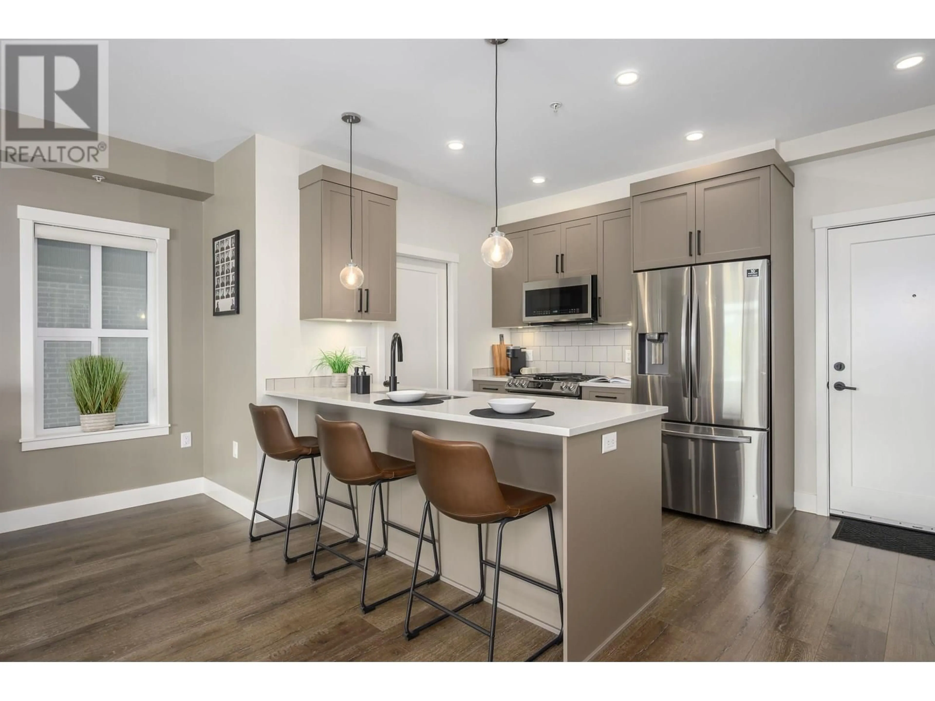 Open concept kitchen, unknown for 204 - 22638 119 AVENUE, Maple Ridge British Columbia V2X4L1