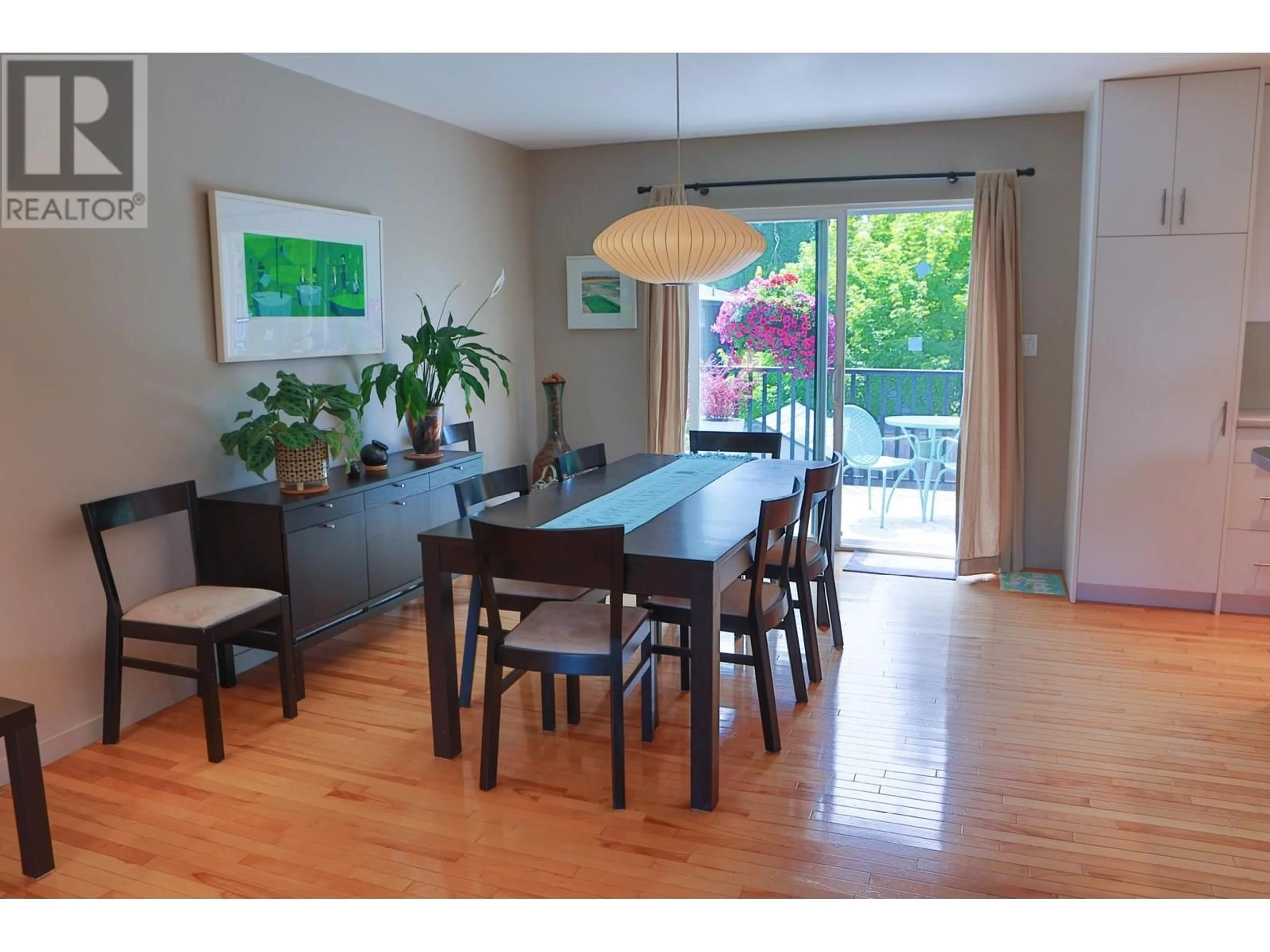 Dining room, wood/laminate floor for 954 LINCOLN AVENUE, Port Coquitlam British Columbia V3B5L3
