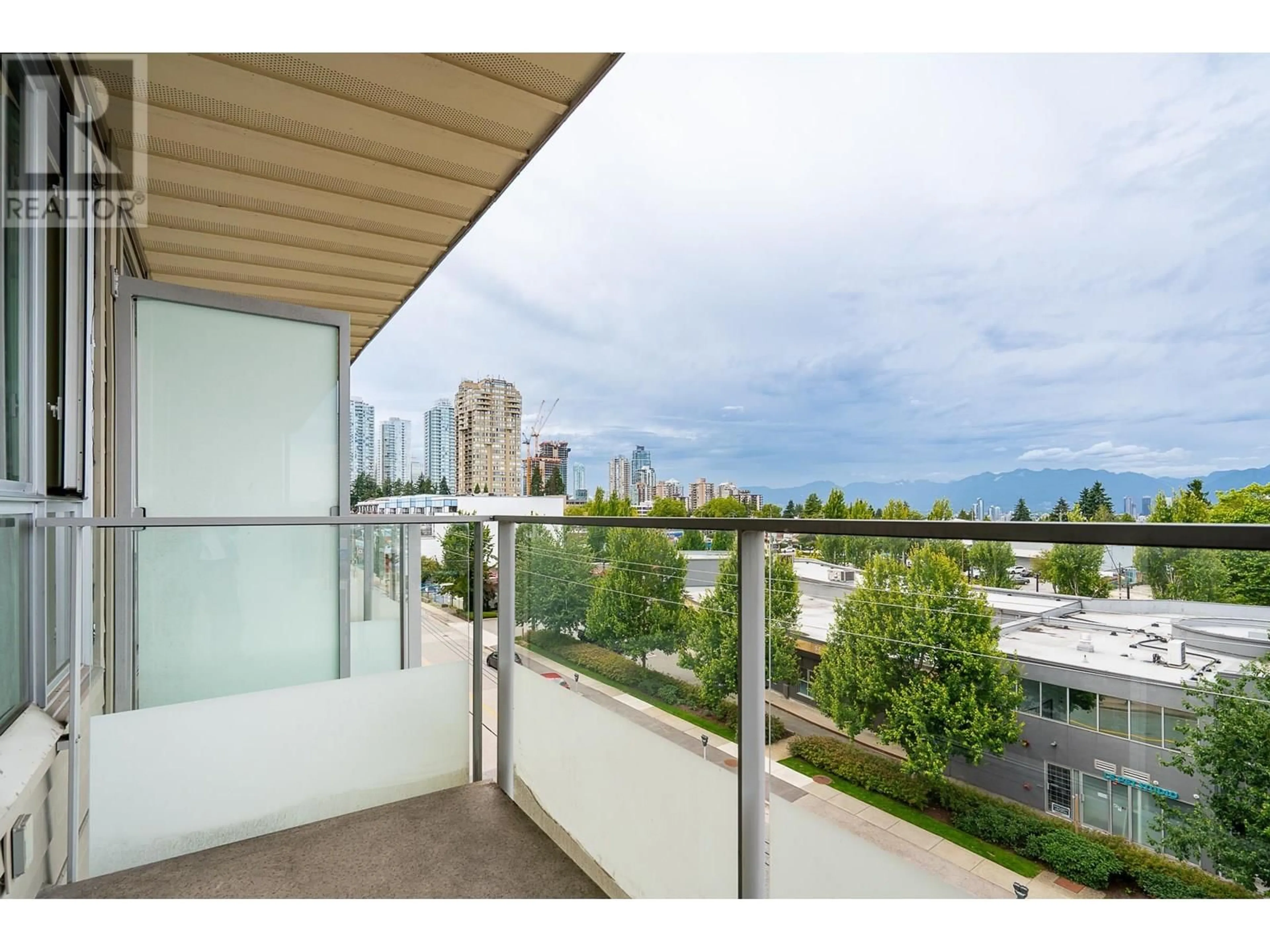 Balcony in the apartment, water/lake/river/ocean view for PH16 - 5388 GRIMMER STREET, Burnaby British Columbia V5H0B9
