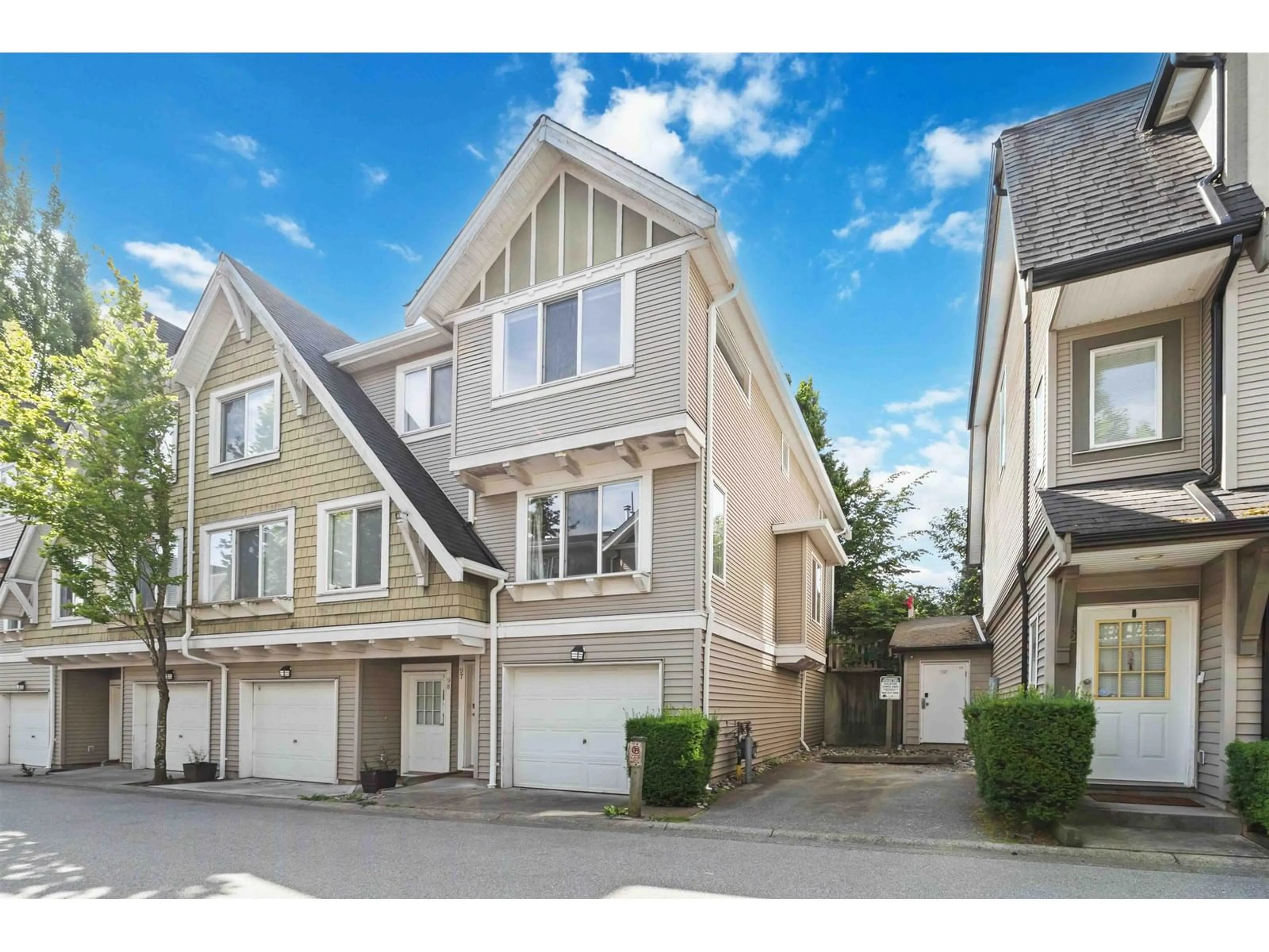 Home with vinyl exterior material, street for 97 - 8775 161, Surrey British Columbia V4N5G3