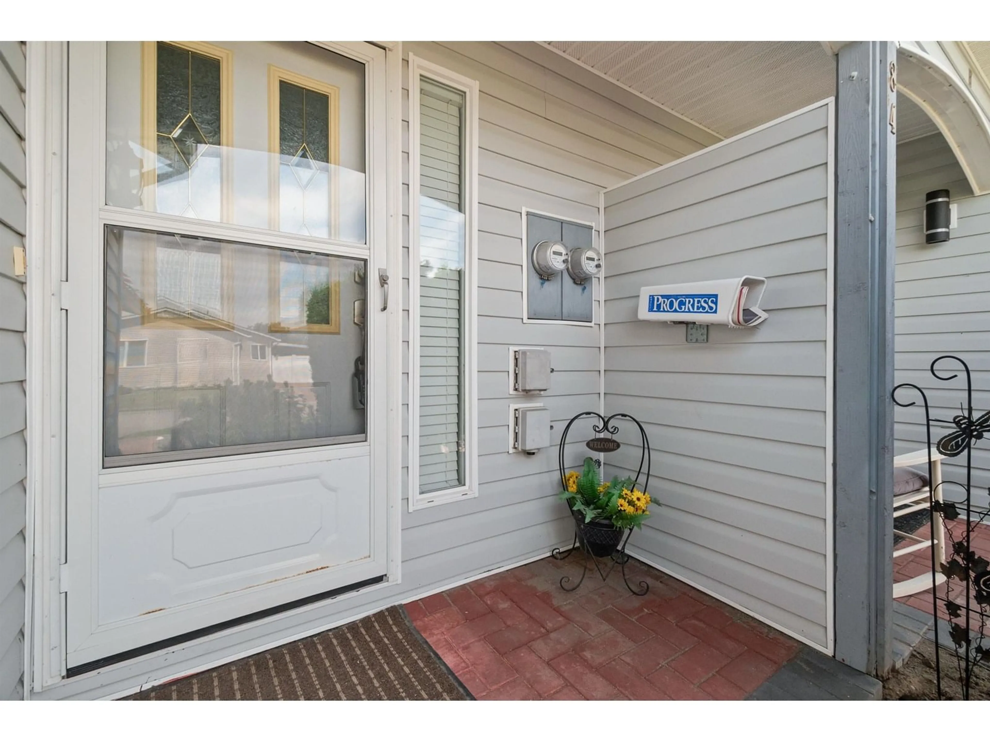 Indoor entryway for 84A - 45918 KNIGHT ROAD, Chilliwack British Columbia V2R3X4