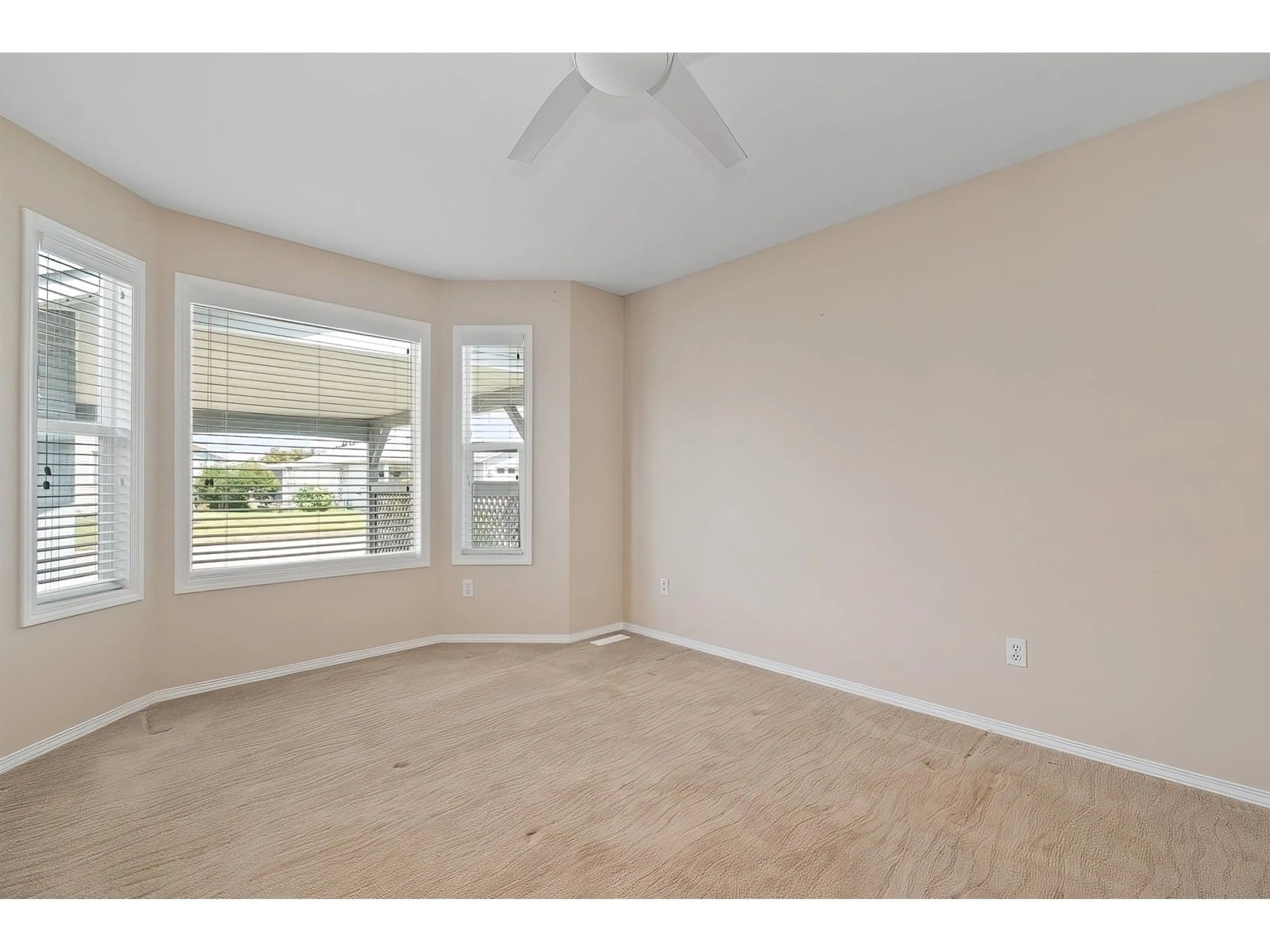 A pic of a room for 84A - 45918 KNIGHT ROAD, Chilliwack British Columbia V2R3X4