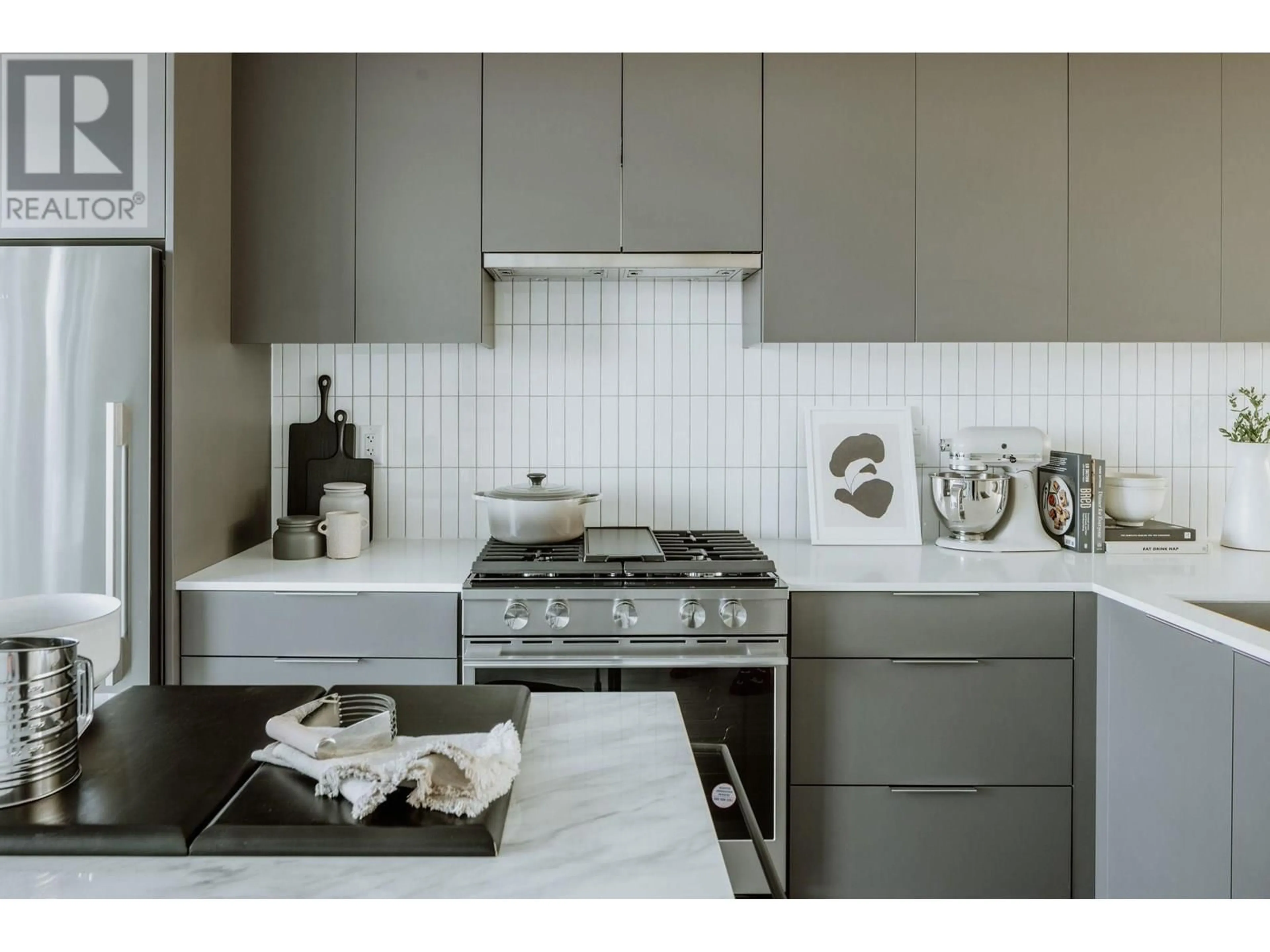 Contemporary kitchen, ceramic/tile floor for 4 - 4235 CORMORANT WAY, Tsawwassen British Columbia V0V0V0
