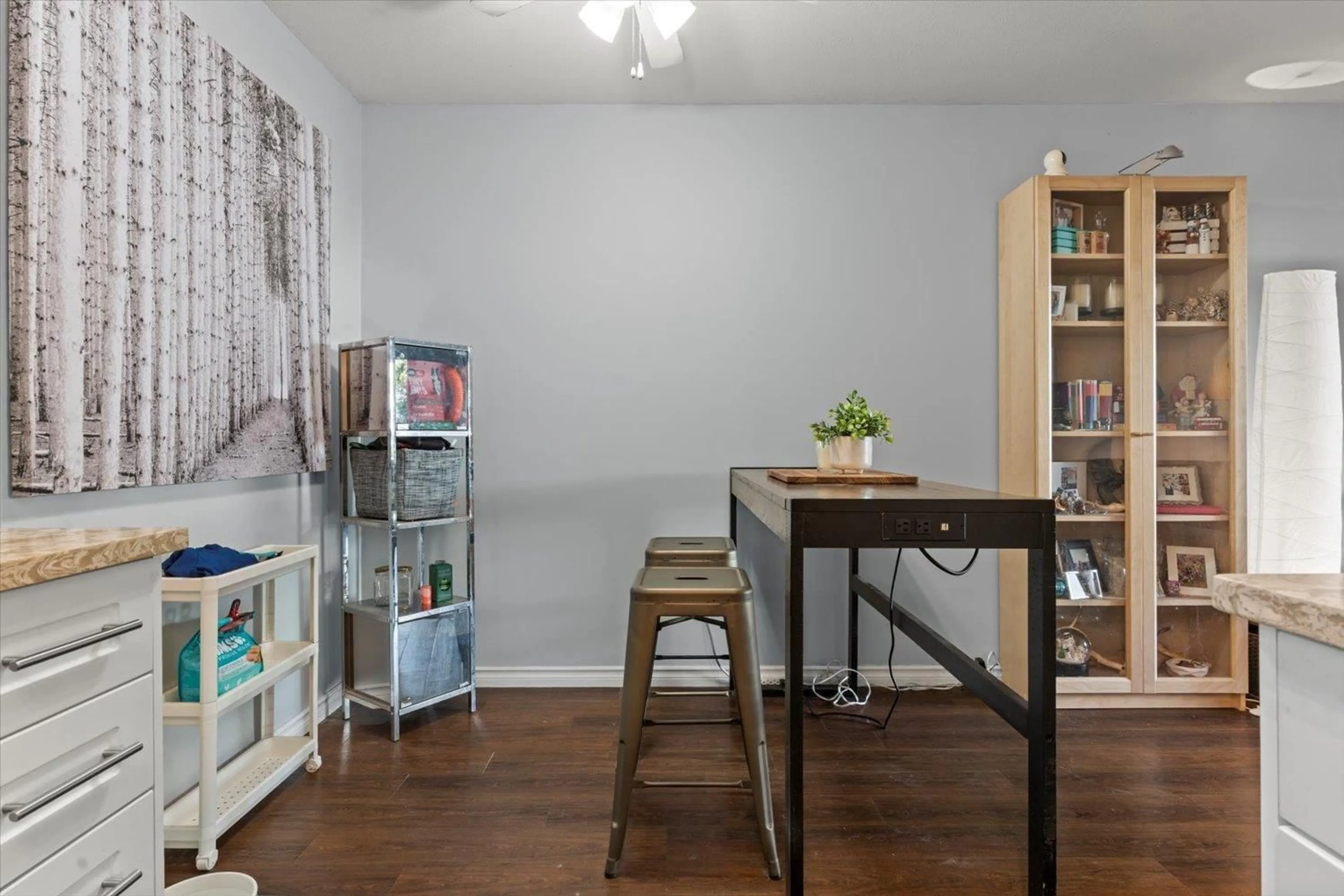 A pic of a room for 103 - 2567 VICTORIA, Abbotsford British Columbia V2T2T4