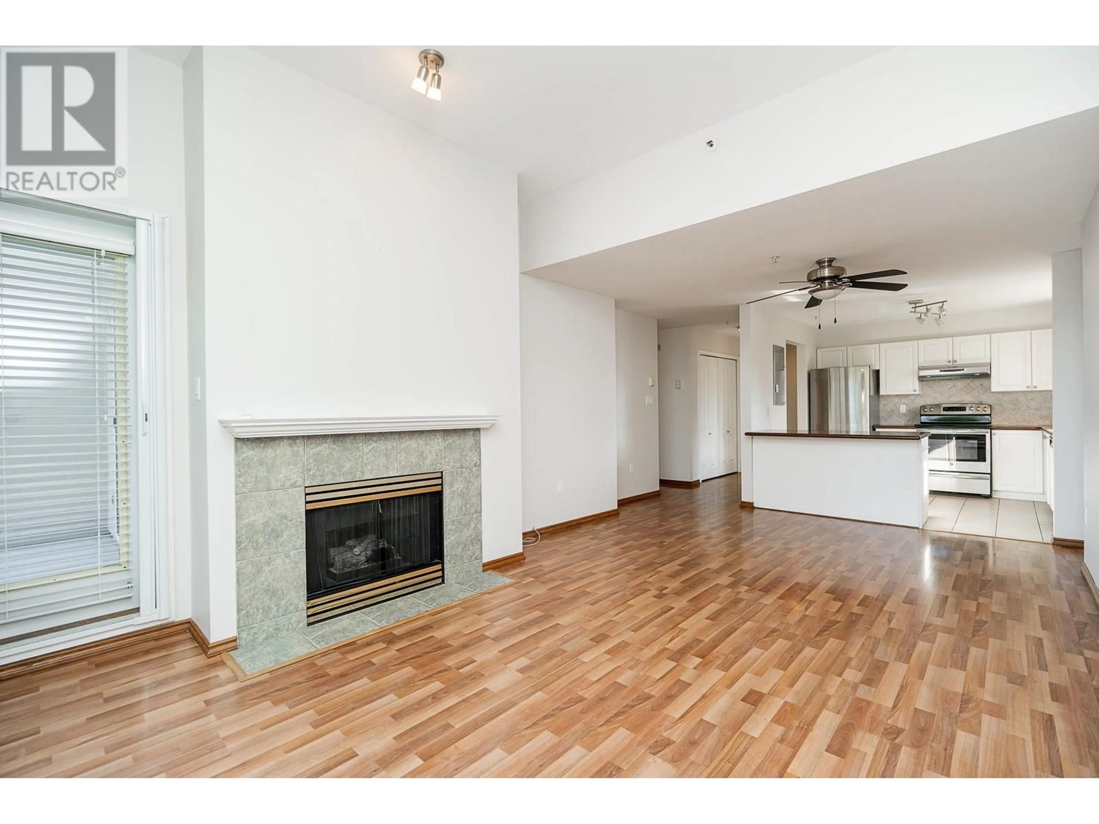 Unknown for 403 - 2559 PARKVIEW LANE, Port Coquitlam British Columbia V3C6M1