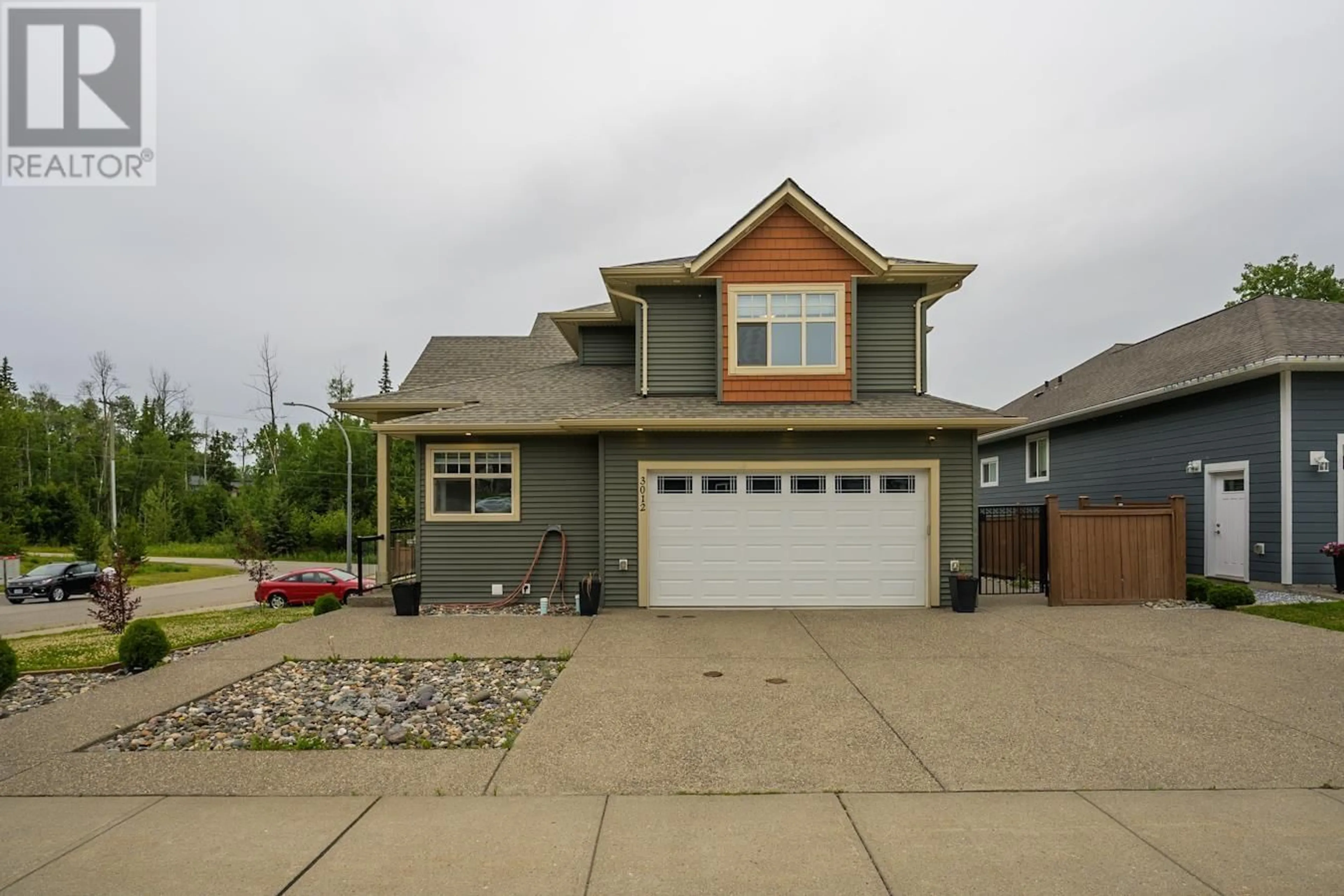Home with vinyl exterior material, street for 3012 PARKVIEW CRESCENT, Prince George British Columbia V2N0E7