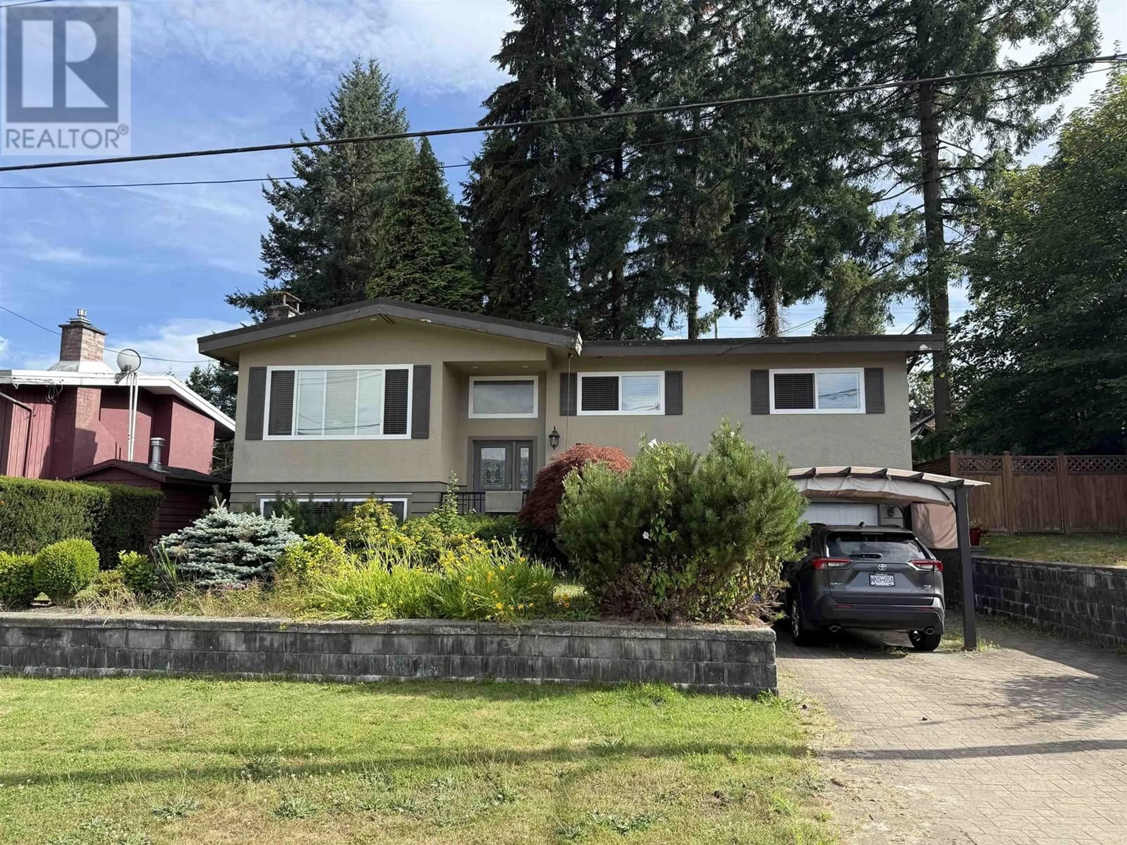 Home with vinyl exterior material, street for 738 ELLICE AVENUE, Coquitlam British Columbia V3J4J5