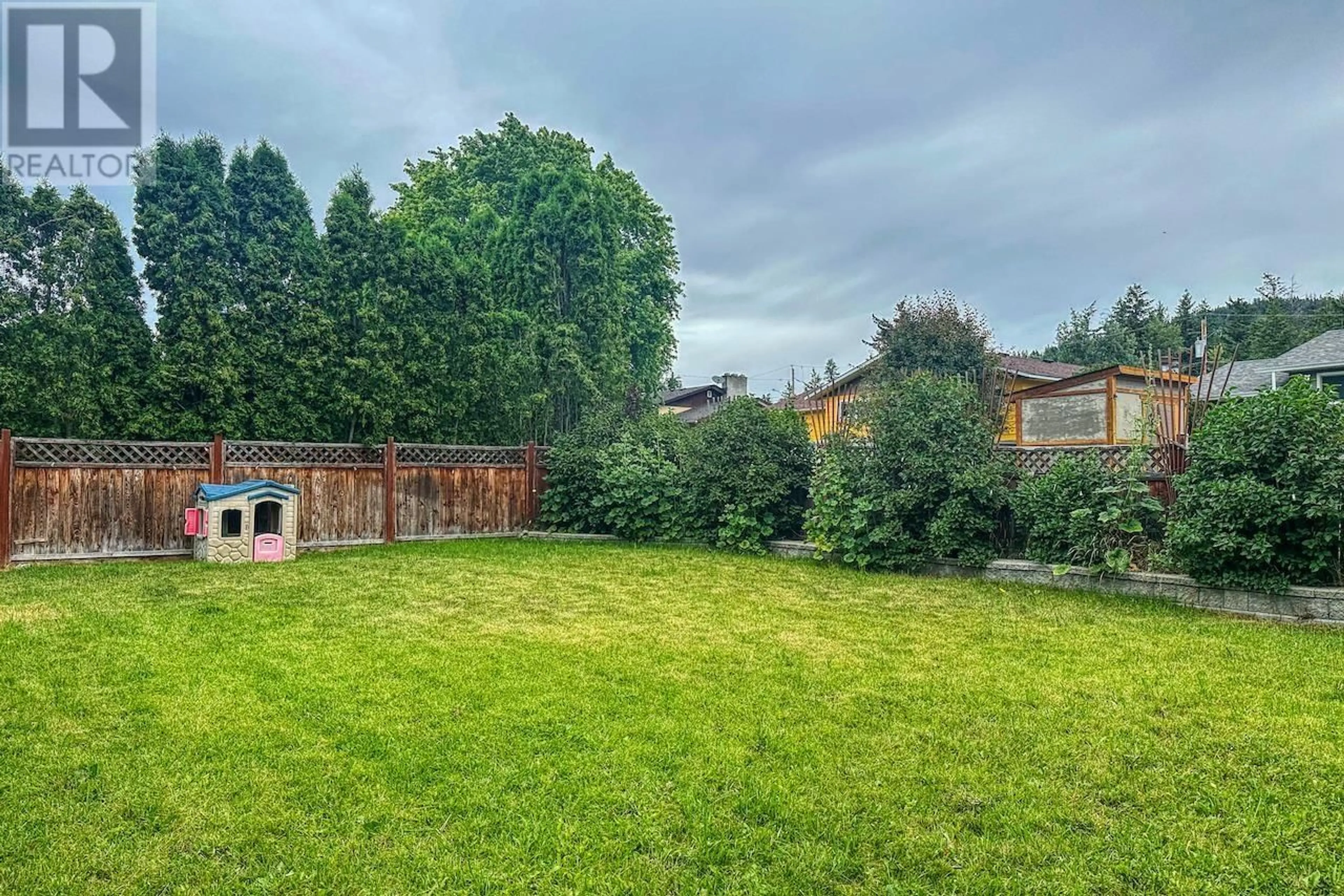A pic from outside/outdoor area/front of a property/back of a property/a pic from drone, forest/trees view for 1120 WESTERN AVENUE, Williams Lake British Columbia V2G2J7