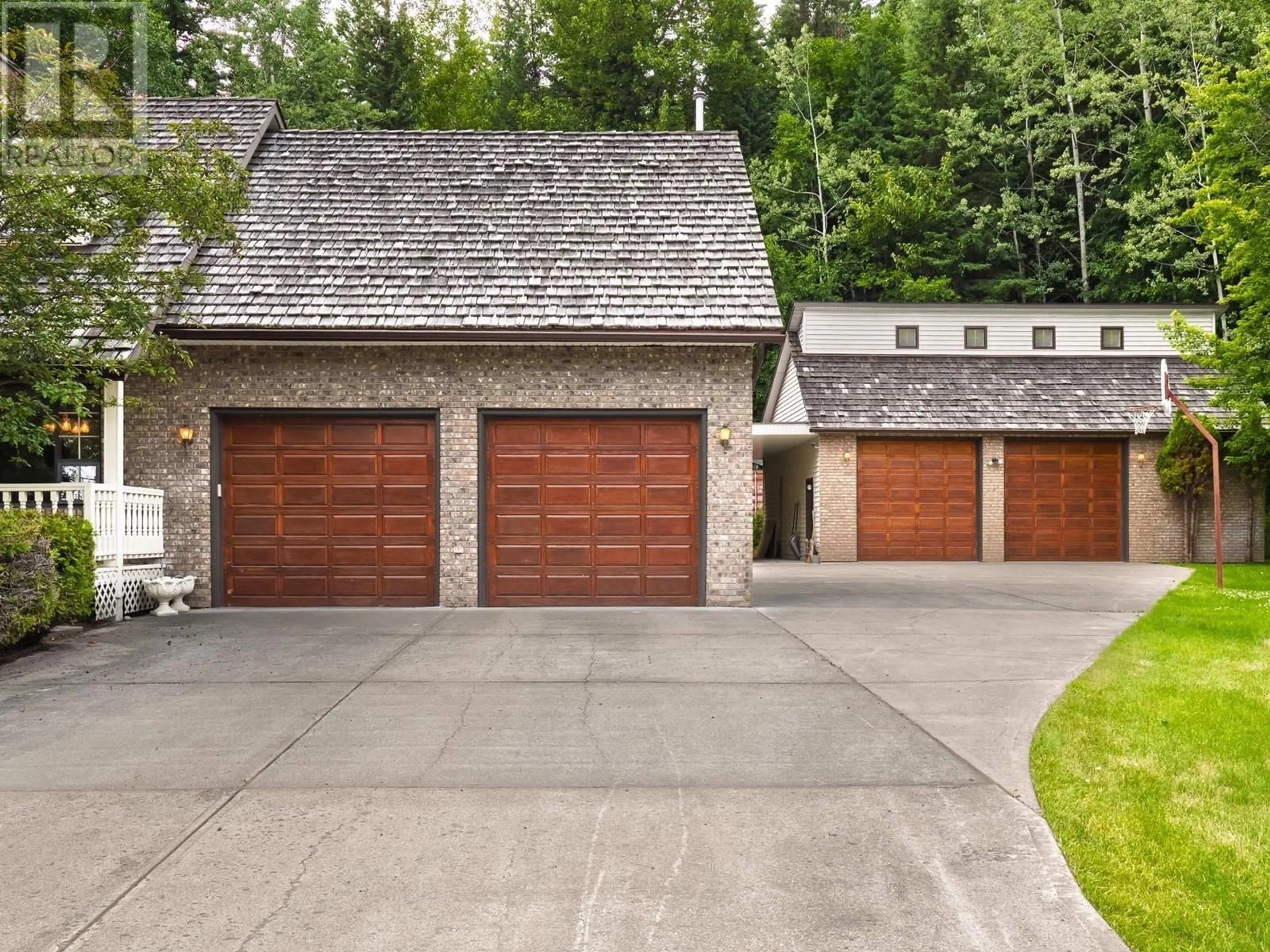Indoor garage for 8420 SUMMER PLACE, Prince George British Columbia V2K4Z8