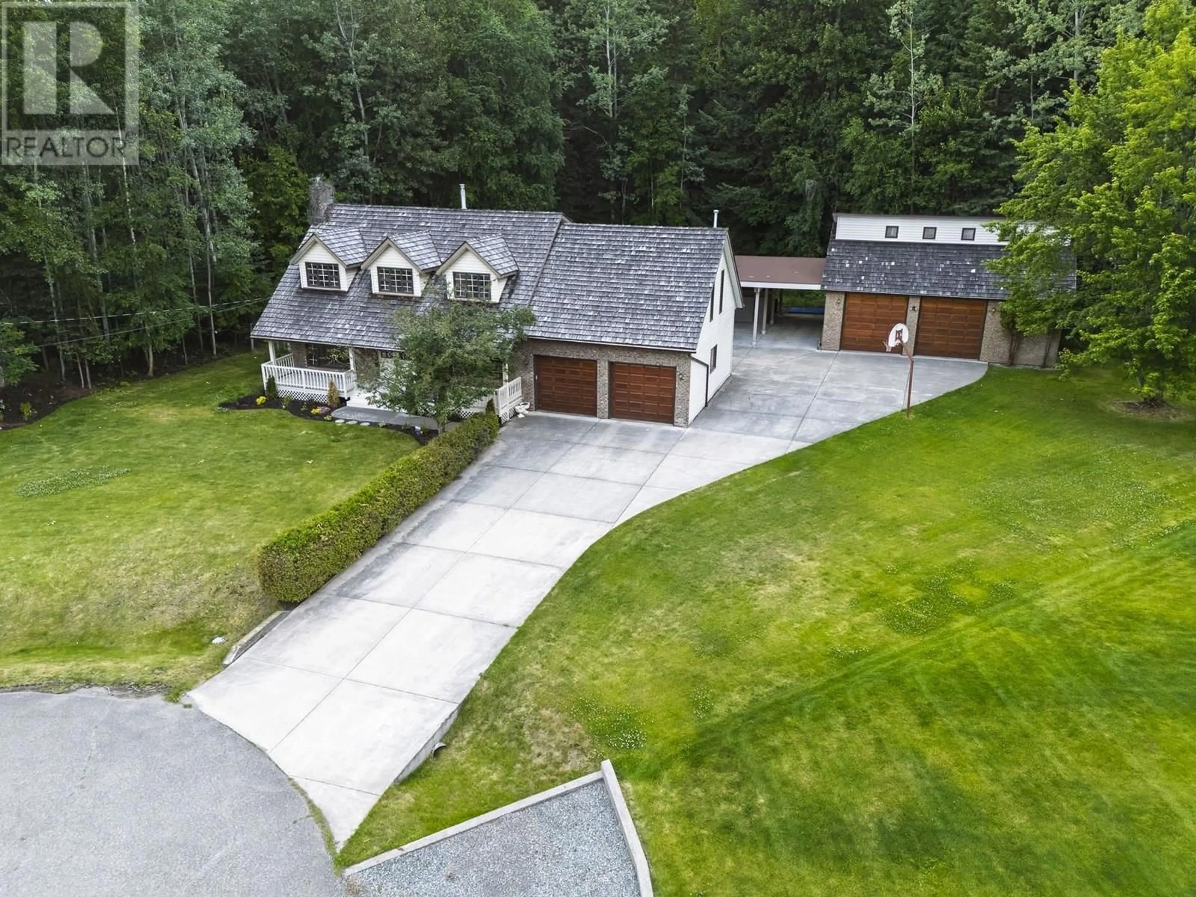 A pic from outside/outdoor area/front of a property/back of a property/a pic from drone, street for 8420 SUMMER PLACE, Prince George British Columbia V2K4Z8