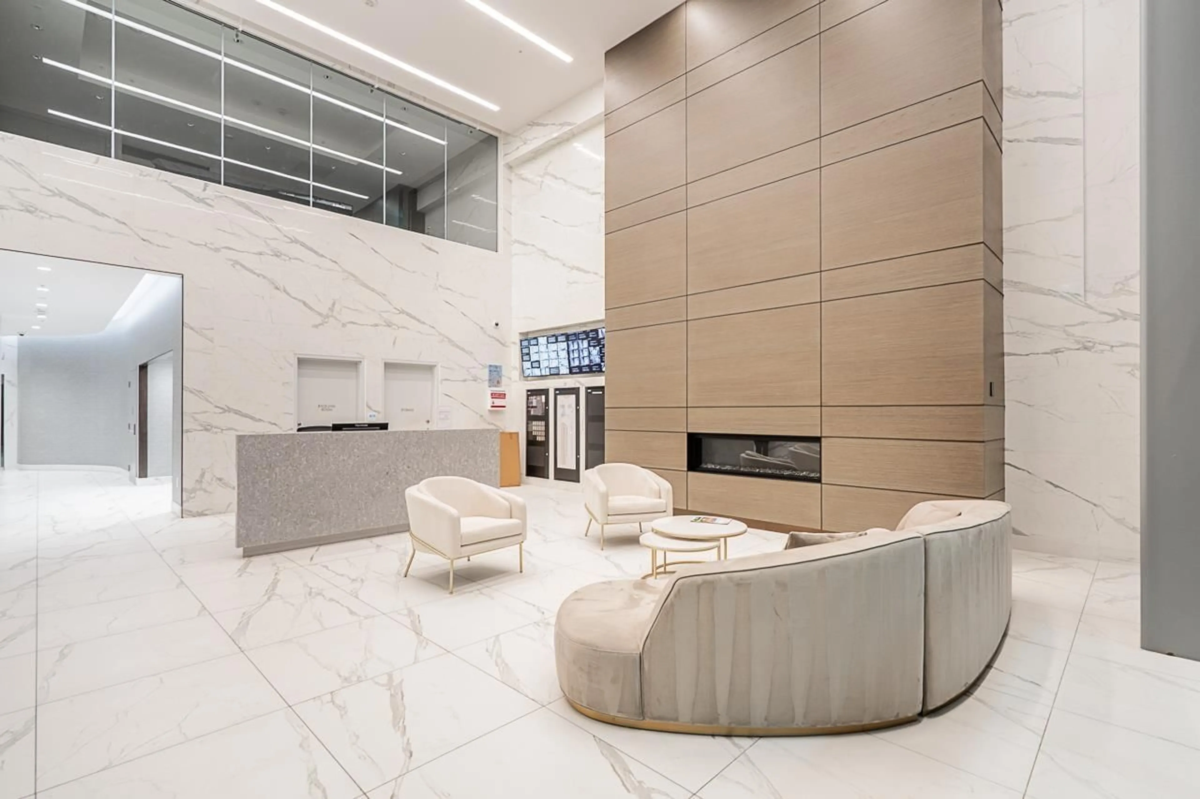 Lobby for 1805 - 1500 MARTIN, Surrey British Columbia V4B0C2