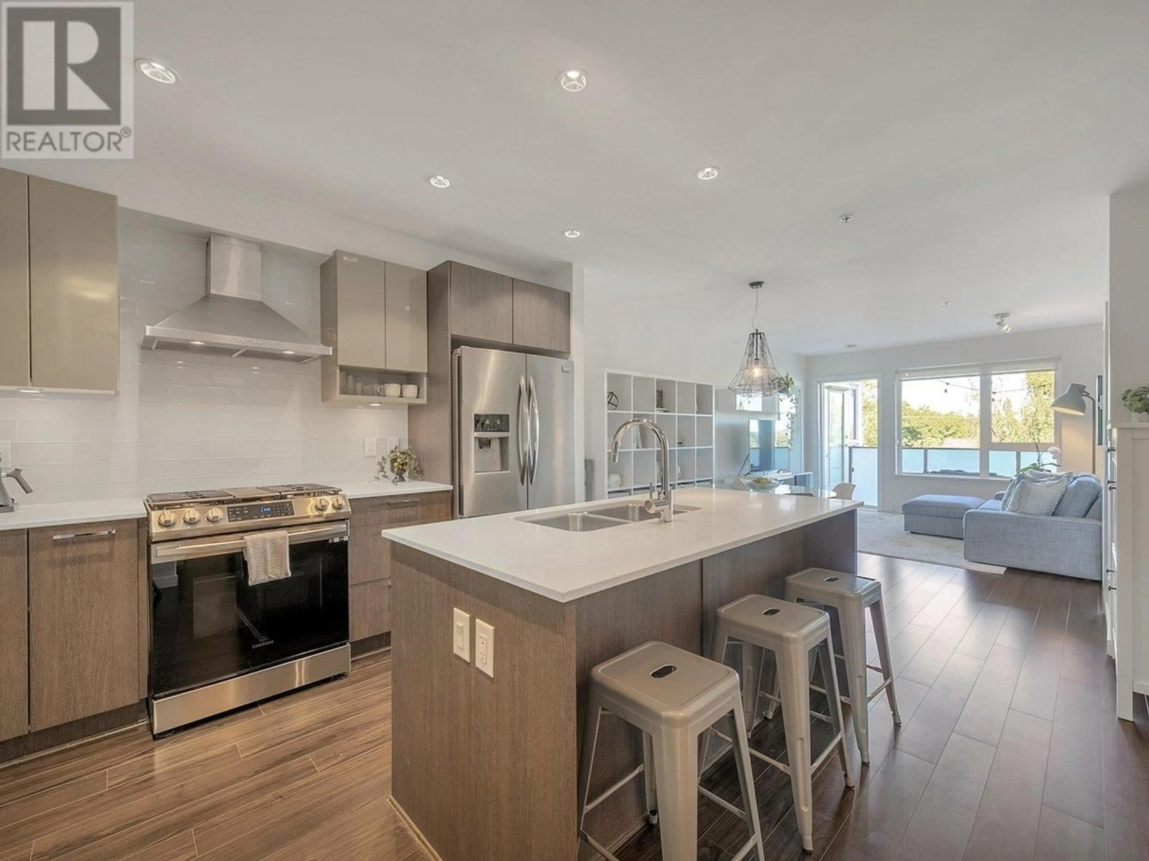 Open concept kitchen, unknown for 301 - 202 24TH AVENUE, Vancouver British Columbia V5V1Z6