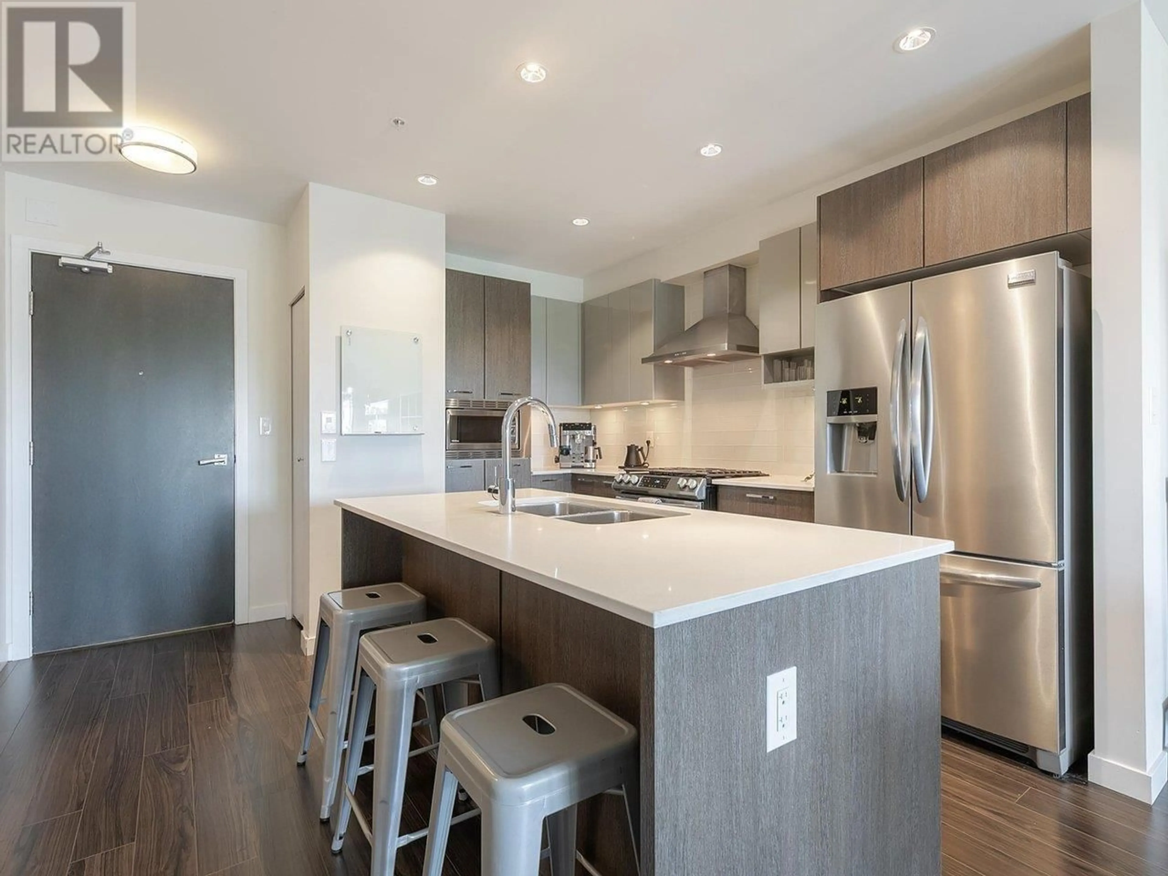 Open concept kitchen, unknown for 301 - 202 24TH AVENUE, Vancouver British Columbia V5V1Z6