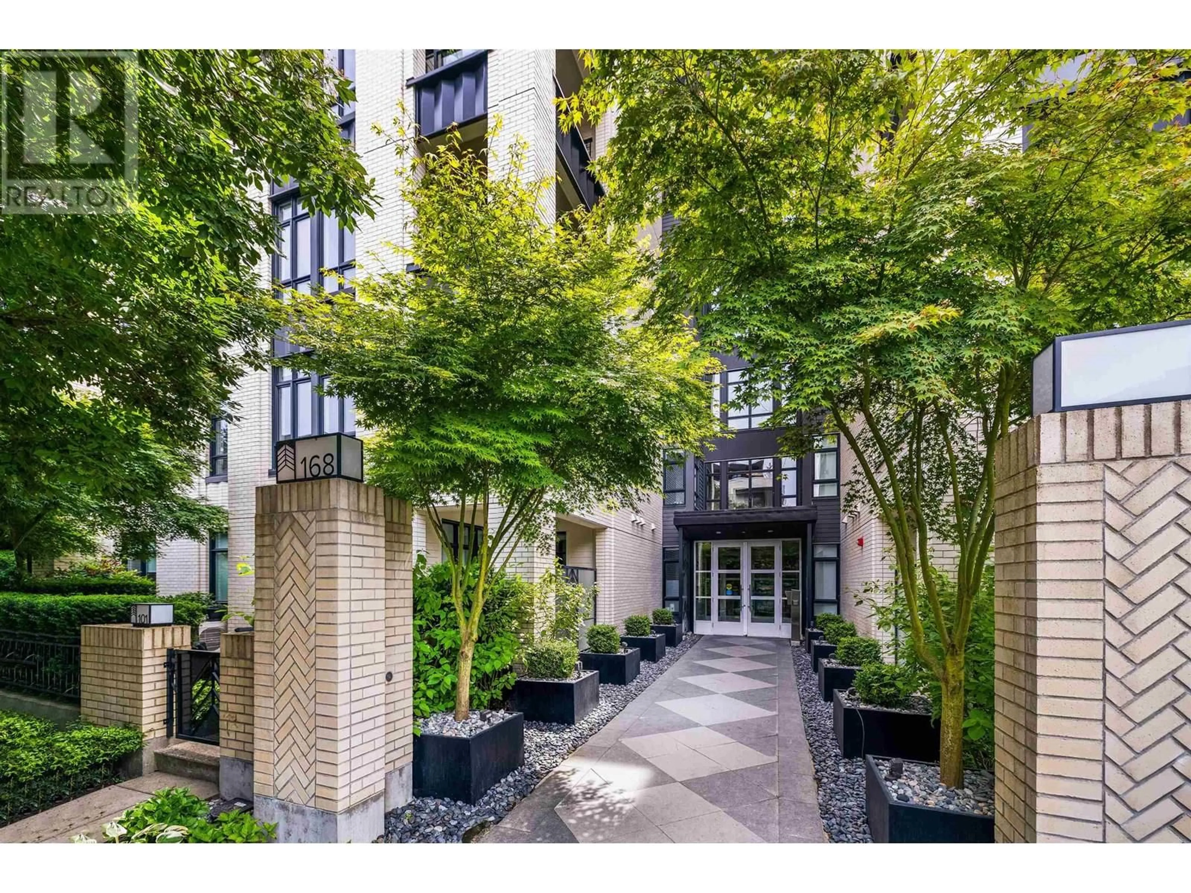 Unknown for 302 - 168 35TH AVENUE, Vancouver British Columbia V5W1A6