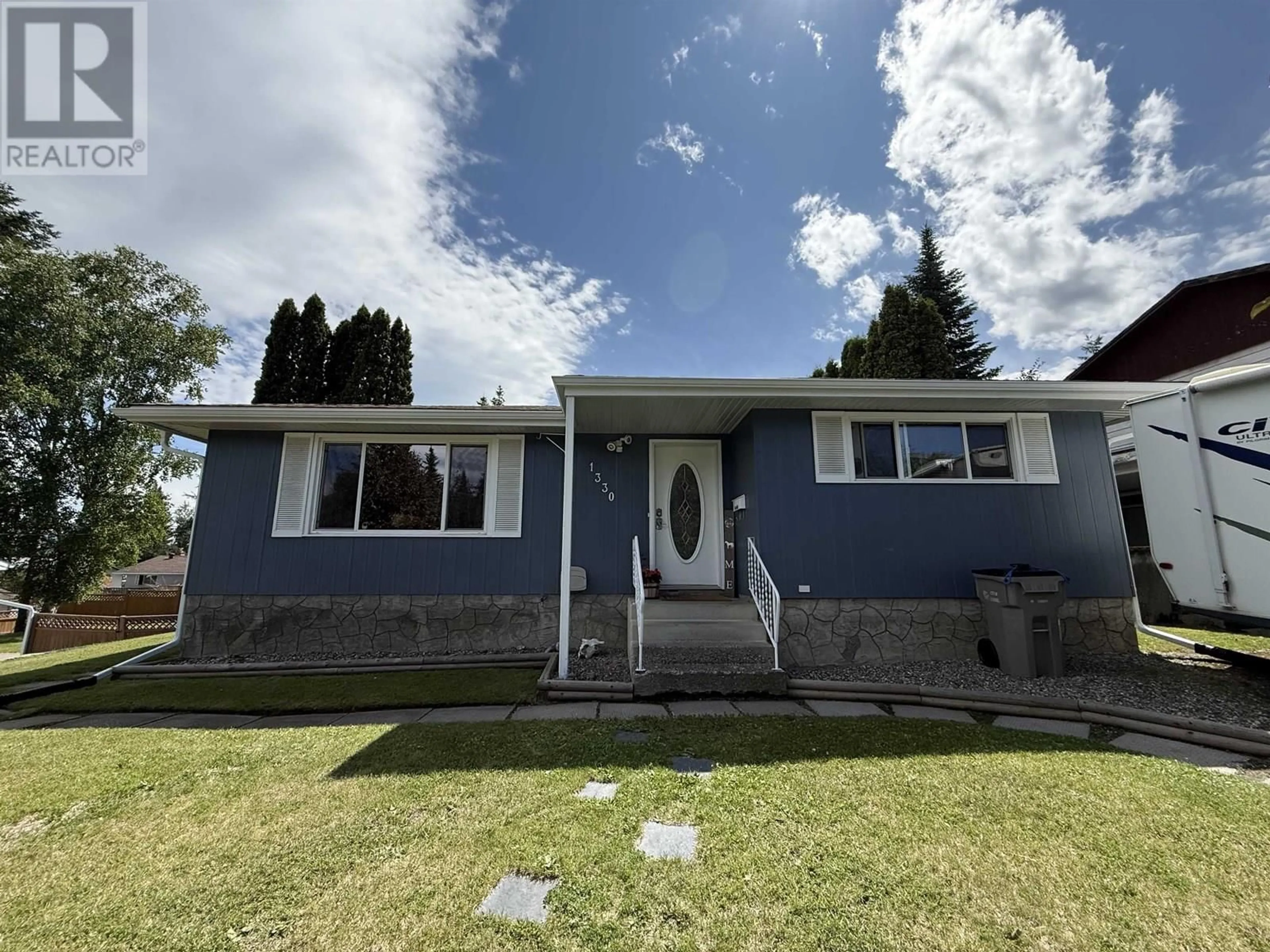 Home with vinyl exterior material, street for 1330 PALEY AVENUE, Quesnel British Columbia V2J1R1
