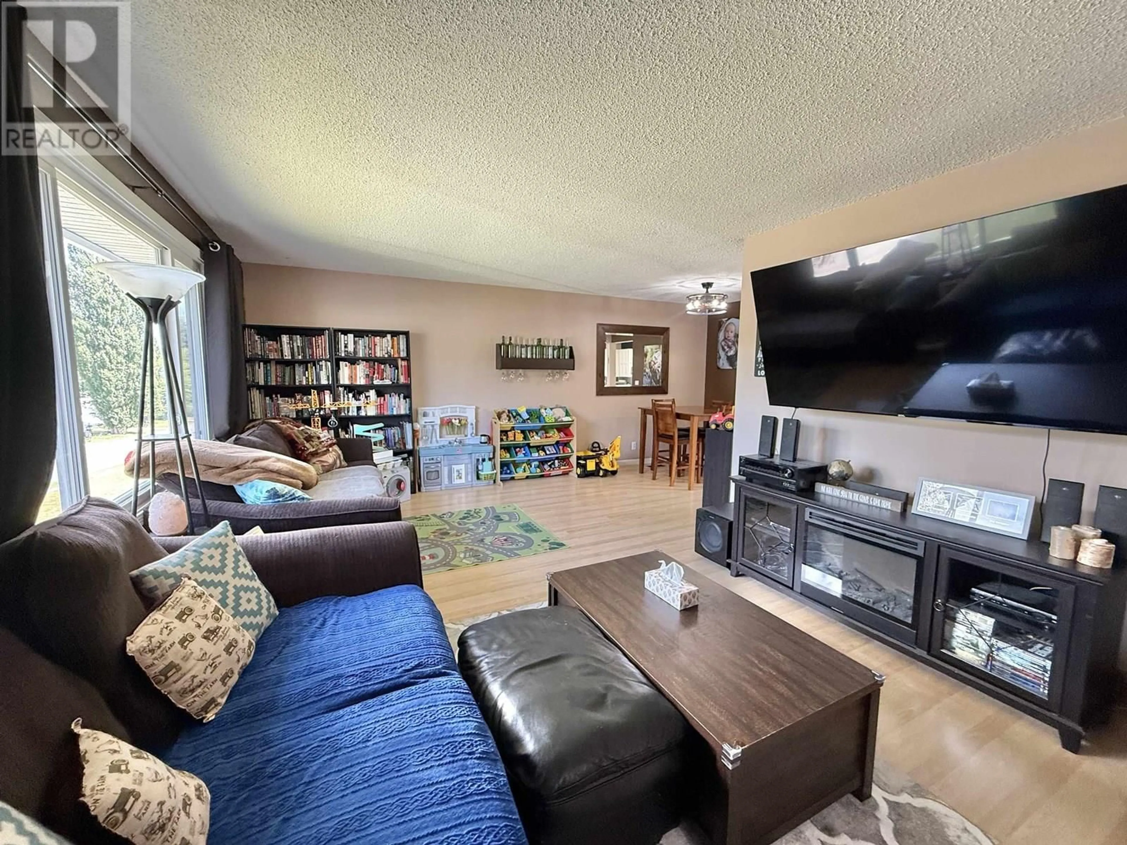 Living room with furniture, unknown for 1330 PALEY AVENUE, Quesnel British Columbia V2J1R1