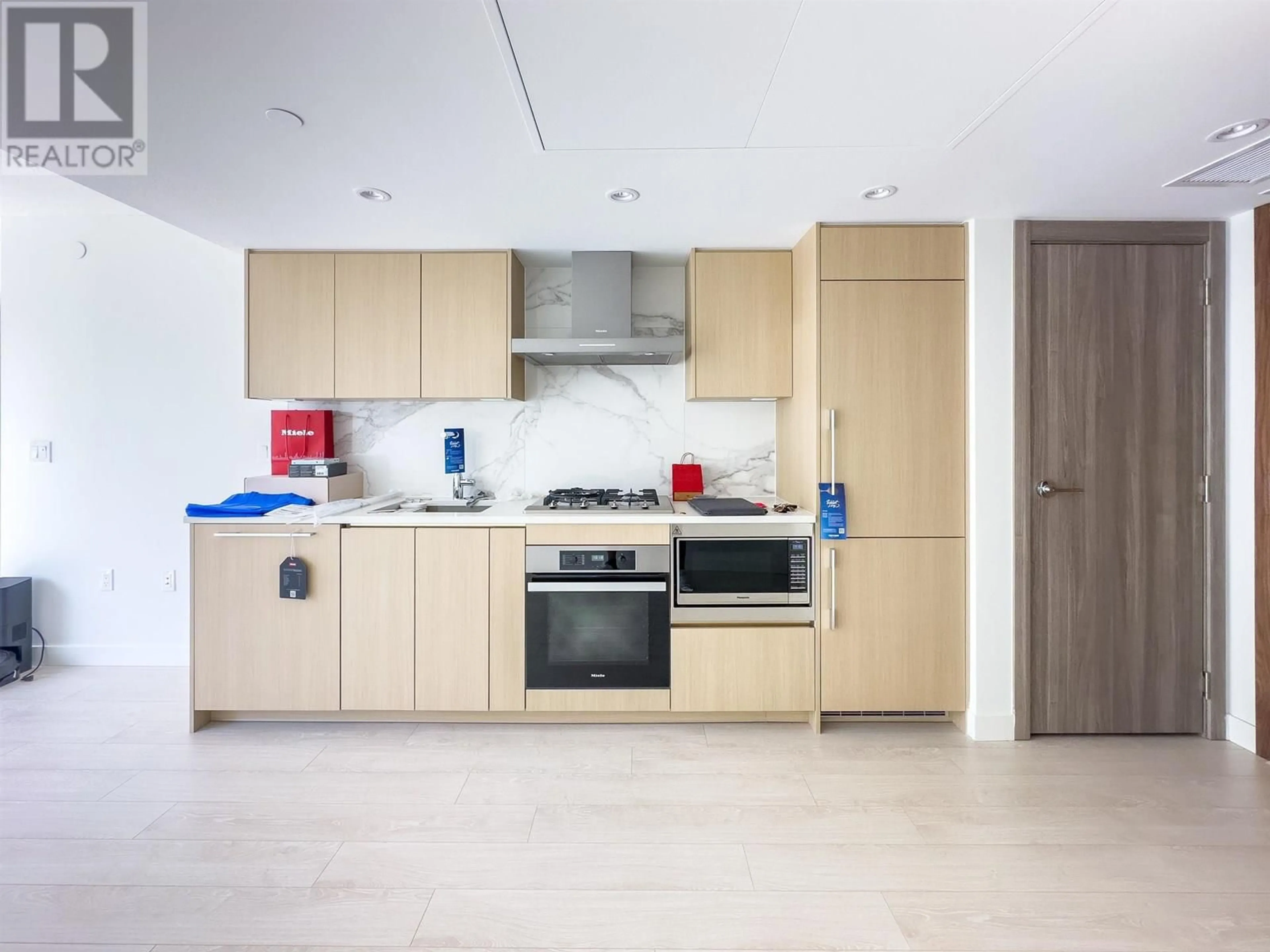 Standard kitchen, unknown for 1083 - 8608 HAZELBRIDGE WAY, Richmond British Columbia V6X0W2