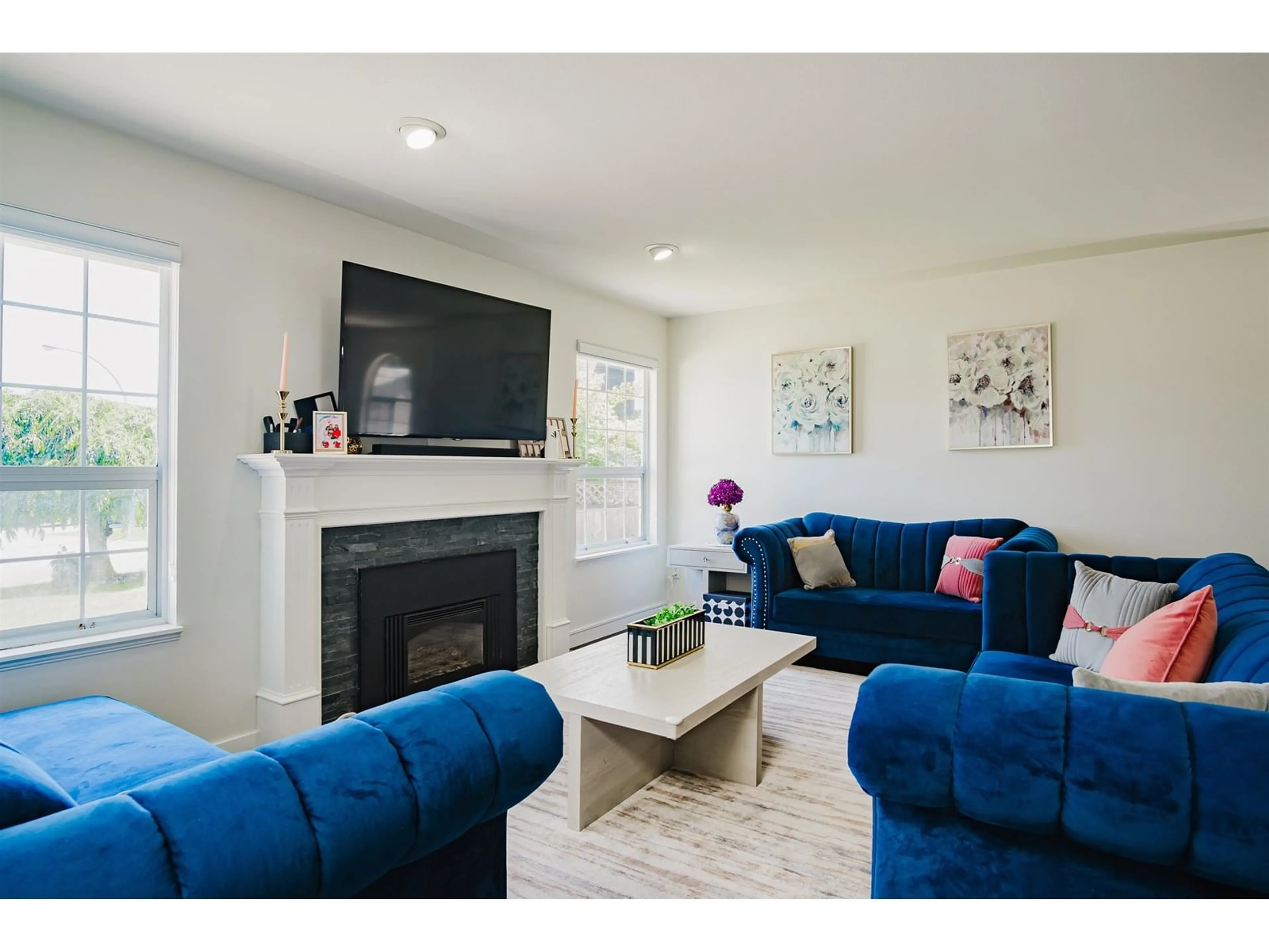 Living room with furniture, unknown for 5655 187, Surrey British Columbia V3S7N3