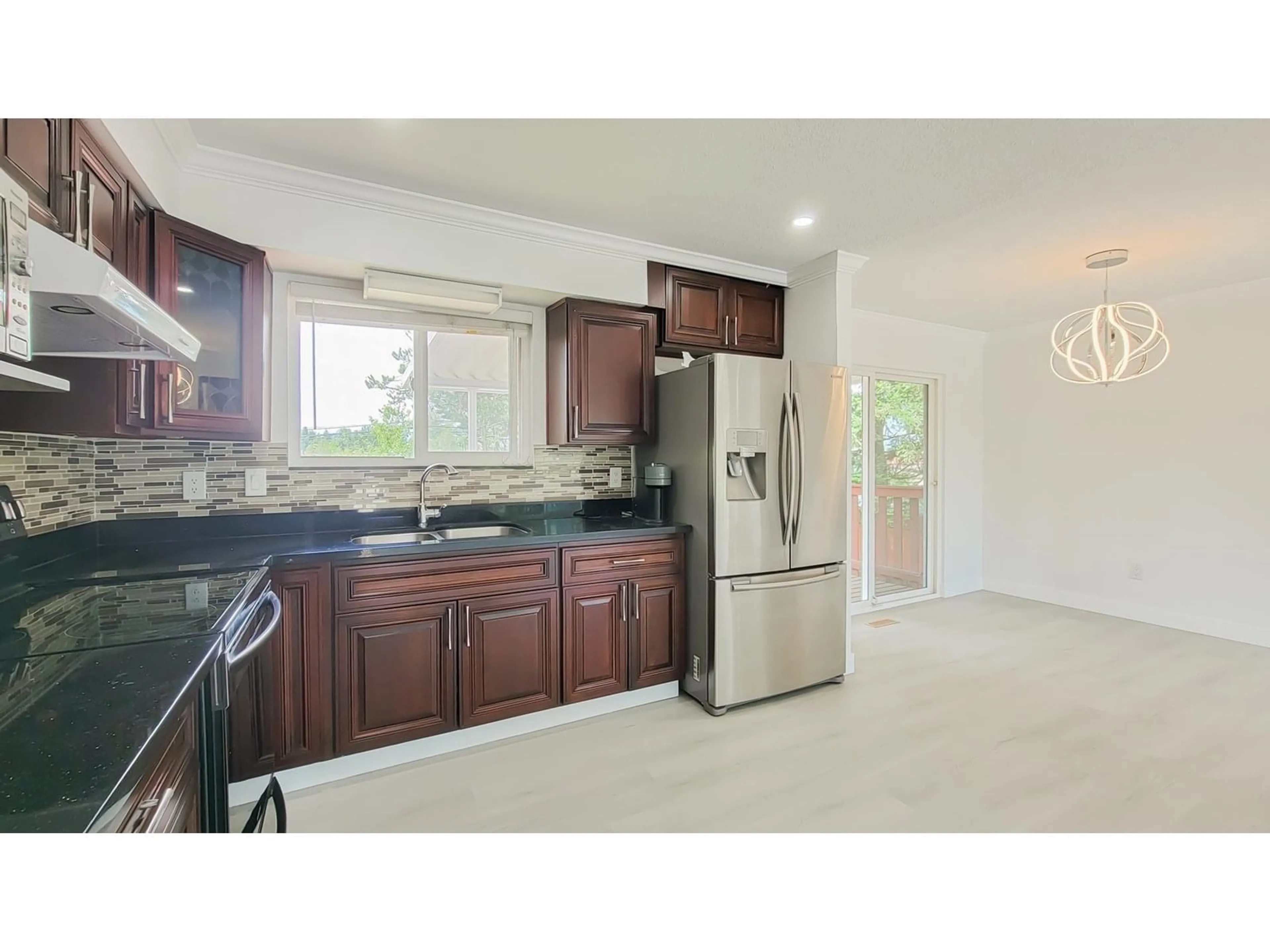 Open concept kitchen, ceramic/tile floor for 2883 264A A, Langley British Columbia V4W3A9