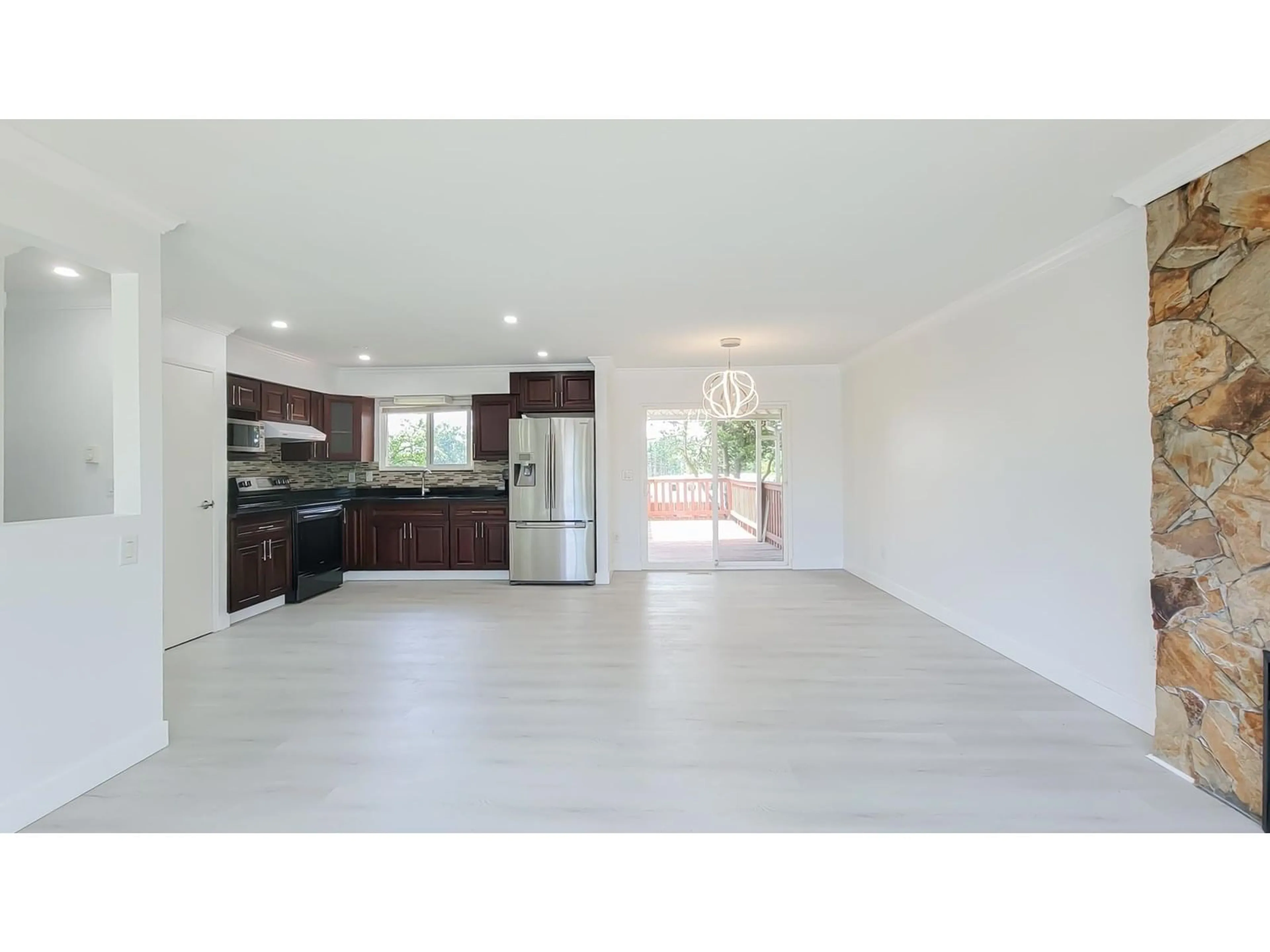 Open concept kitchen, ceramic/tile floor for 2883 264A A, Langley British Columbia V4W3A9