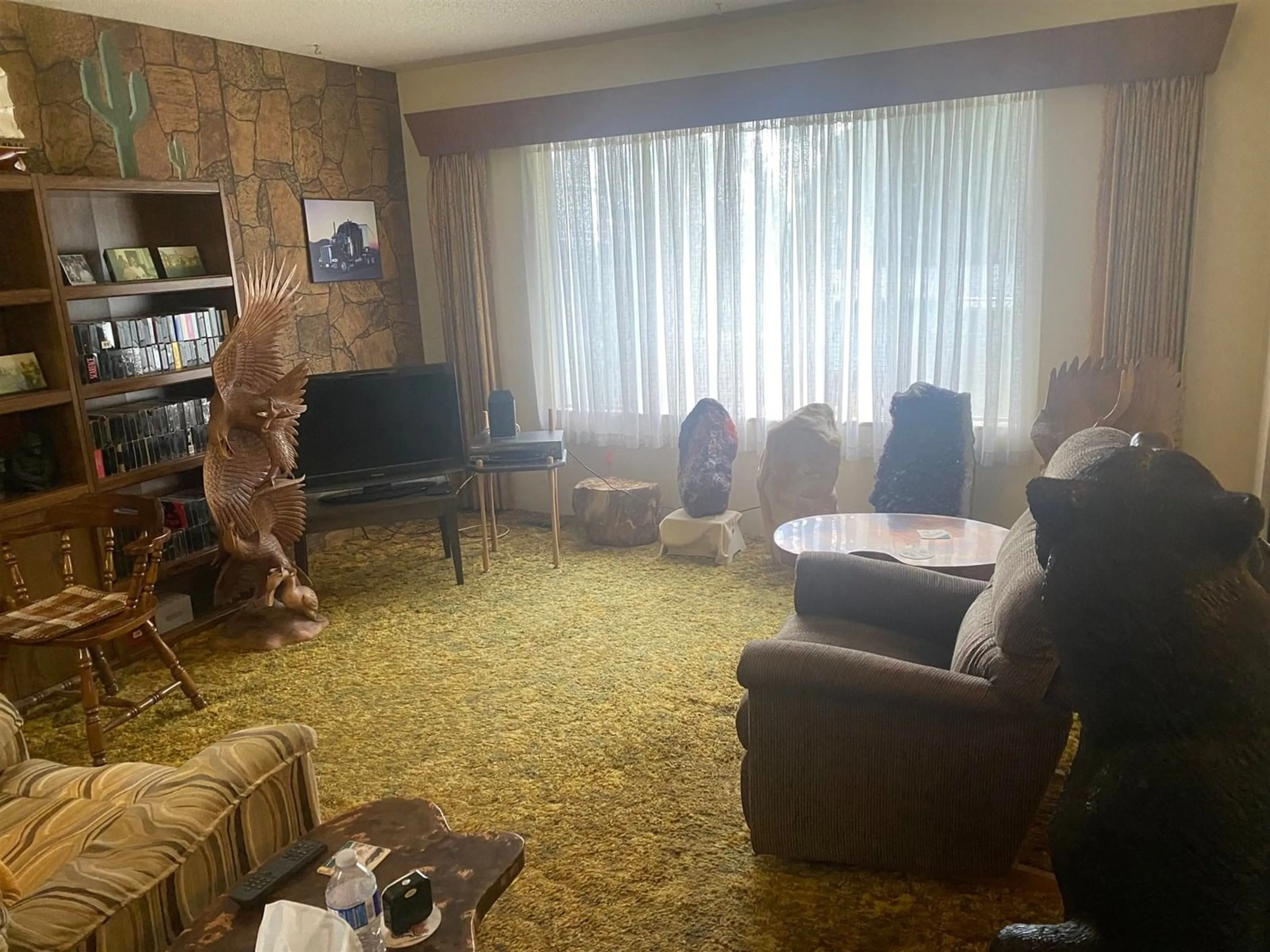 Living room with furniture, unknown for 32673 BOBCAT, Mission British Columbia V2V5J8
