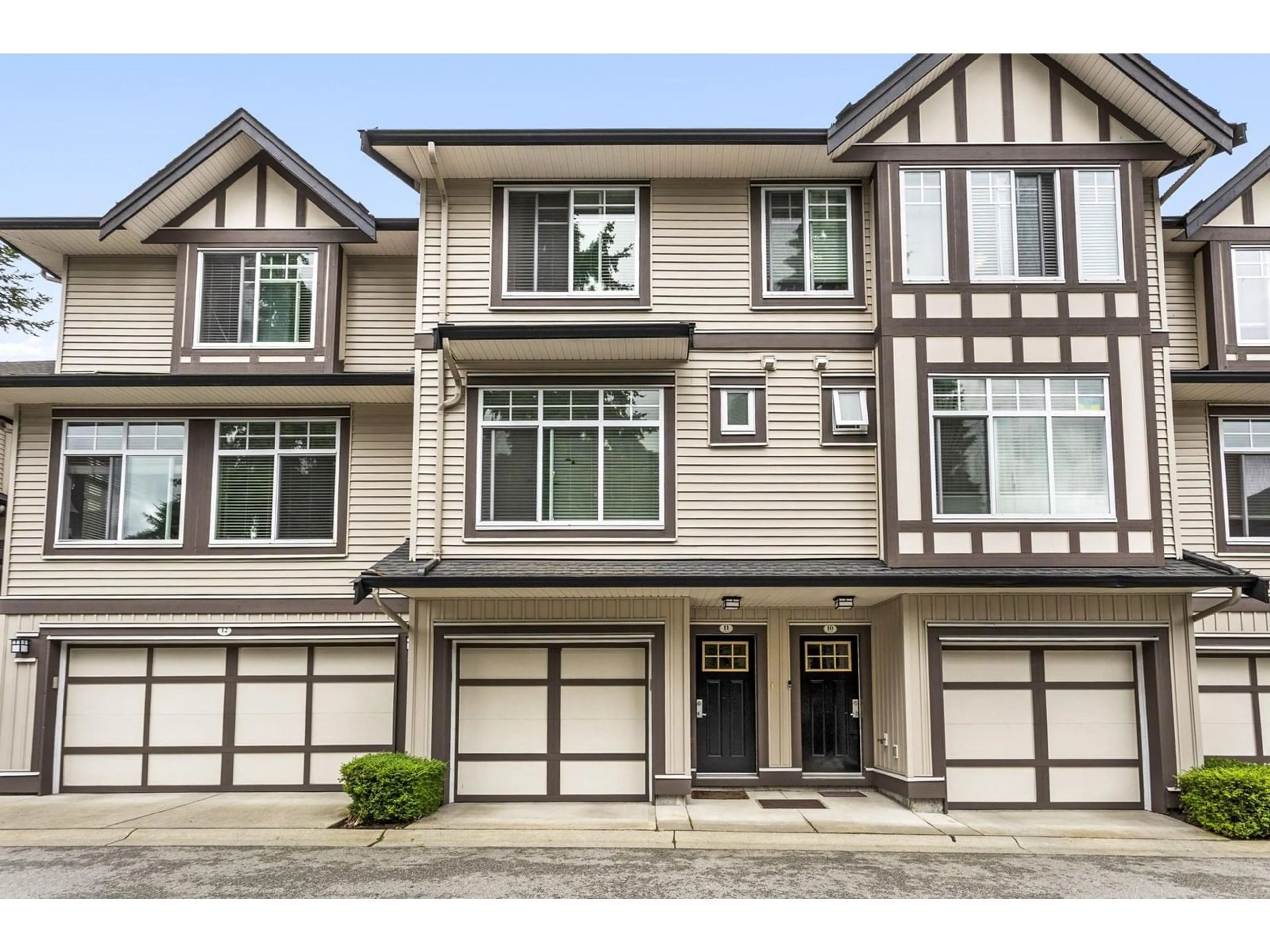 Home with vinyl exterior material, street for 11 - 7090 180, Surrey British Columbia V3S3T9